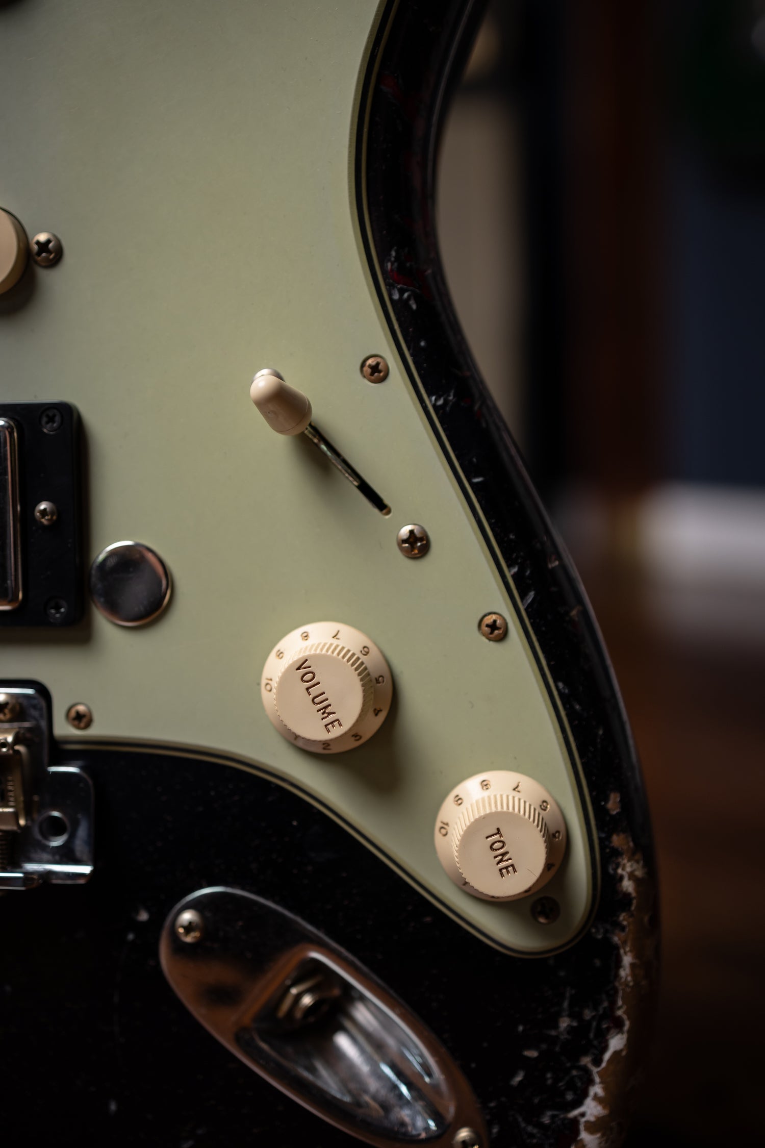 Fender Custom Shop Limited Edition '59 Strat HSS Heavy Relic - Black Pearl over Midnight Wine