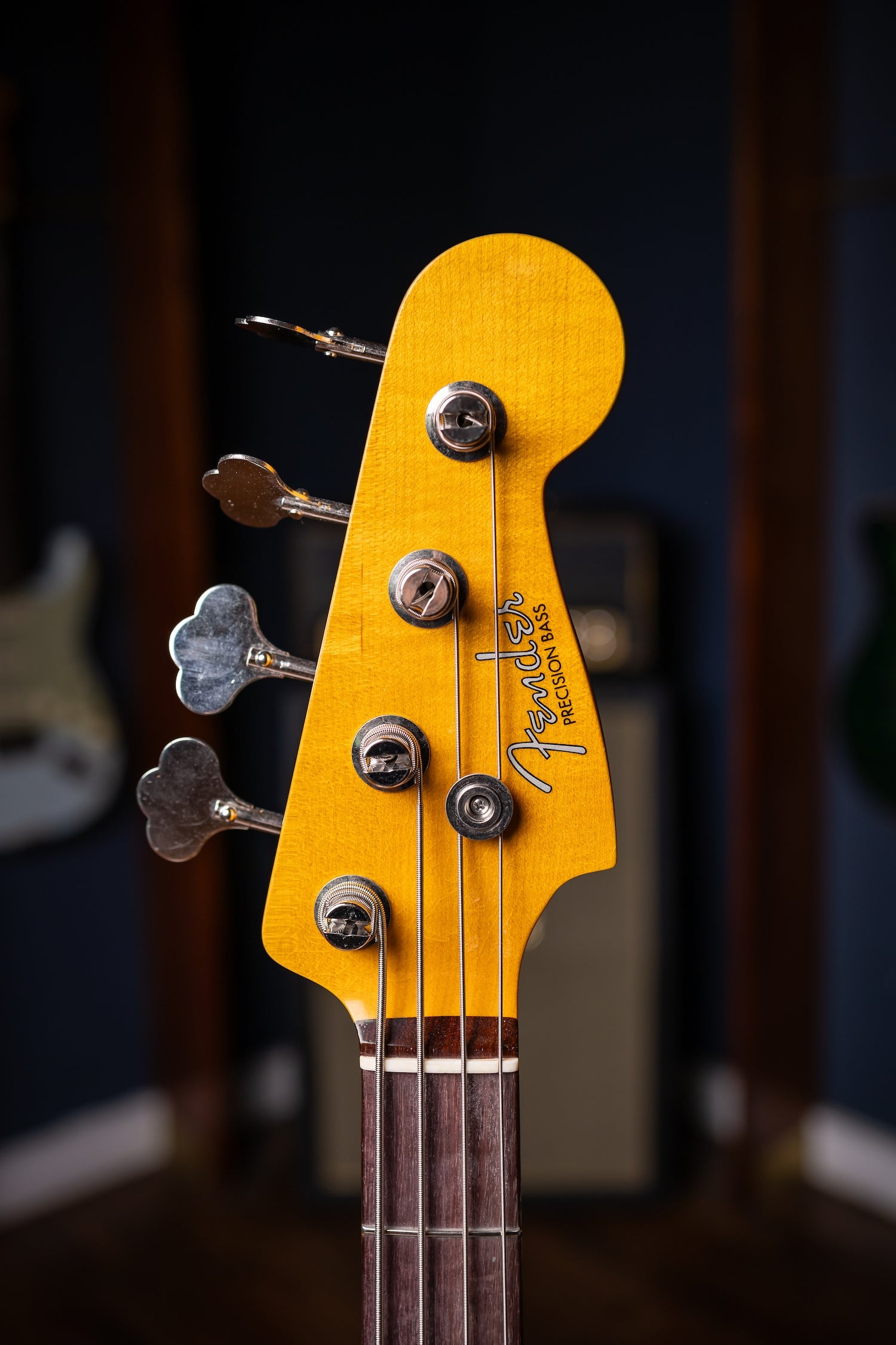 Fender Custom Shop 1960 Precision Bass DLX Closet Classic - Faded Aged Shell Pink