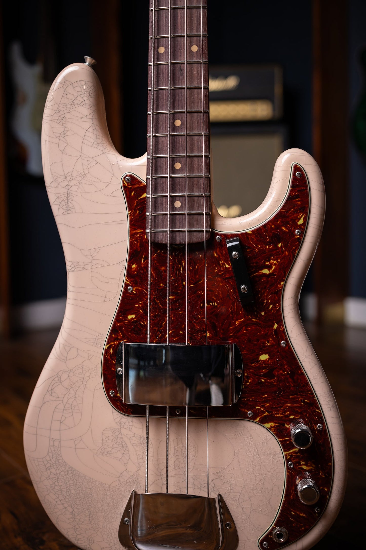 Fender Custom Shop 1960 Precision Bass DLX Closet Classic - Faded Aged Shell Pink