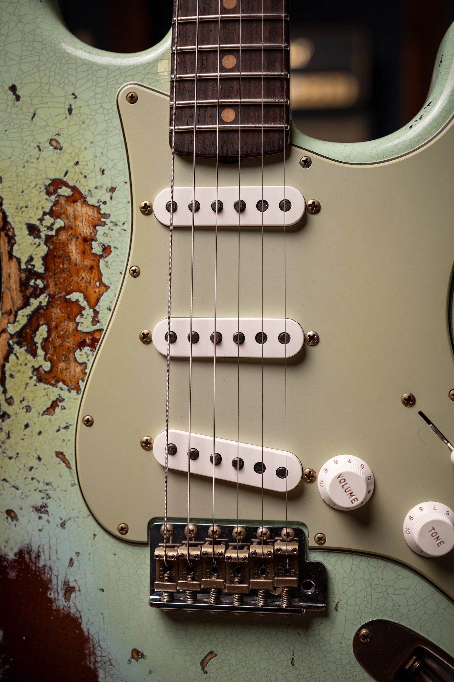 Fender Custom Shop 1961 Stratocaster Super Heavy Relic, 3A Rosewood Fingerboard Electric Guitar - Aged Surf Green over 3-Color Sunburst