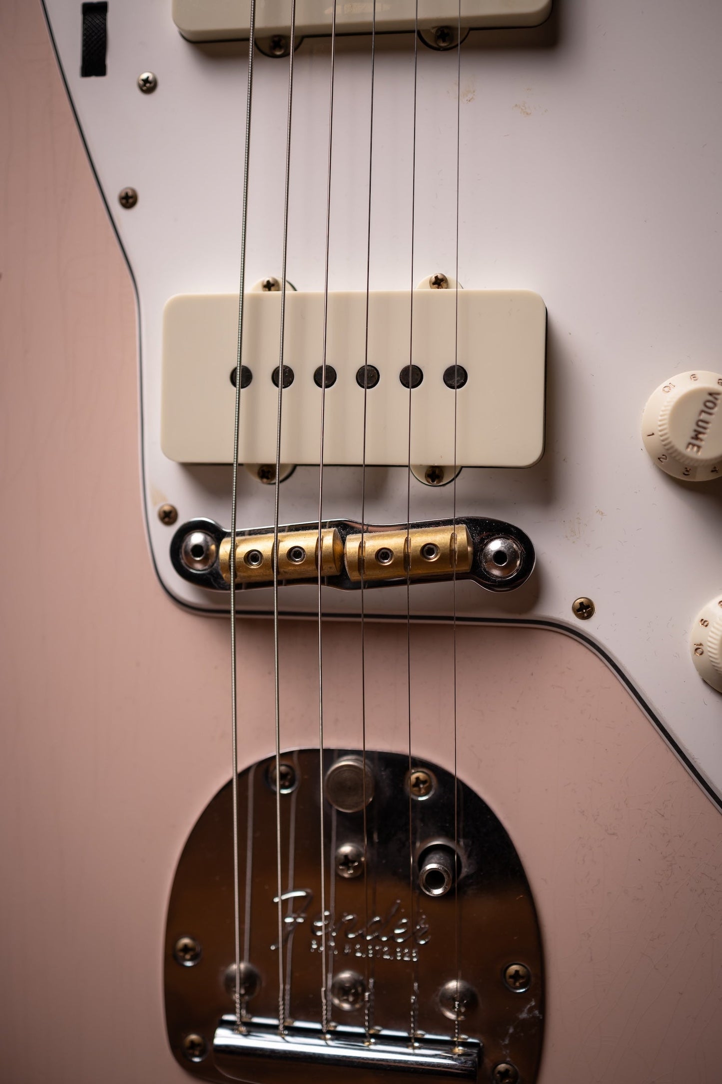 Fender Custom Shop 1963 Jazzmaster Relic Electric Guitar - Aged Shell Pink