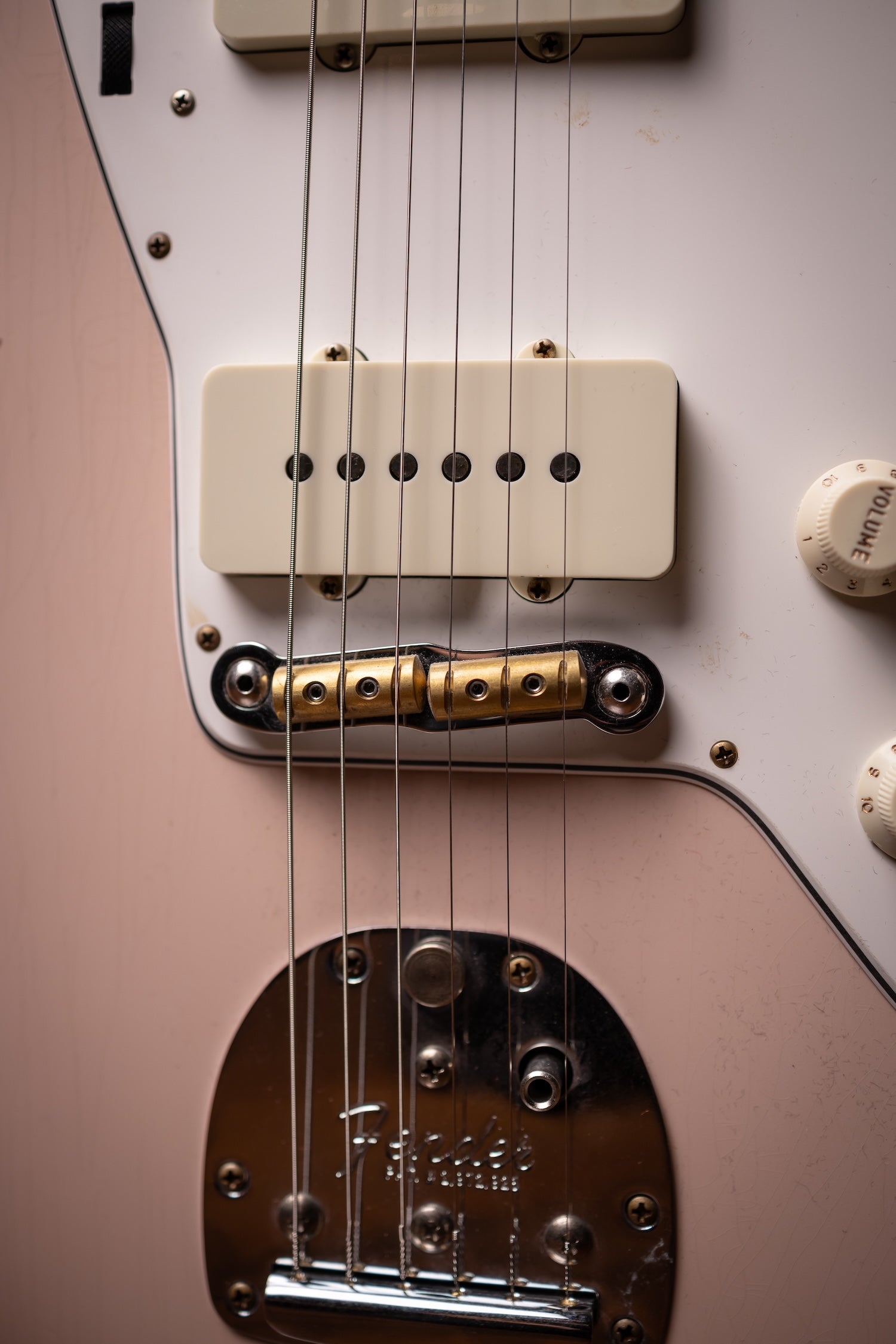 Fender Custom Shop 1963 Jazzmaster Relic Electric Guitar - Aged Shell Pink