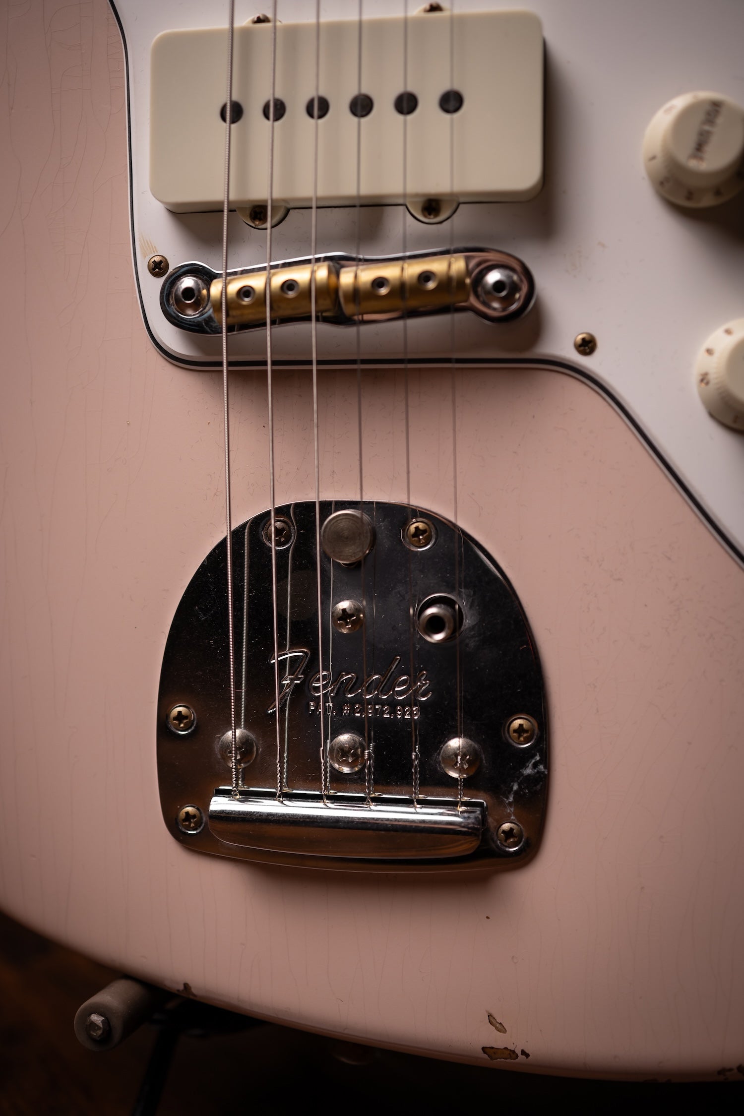 Fender Custom Shop 1963 Jazzmaster Relic Electric Guitar - Aged Shell Pink