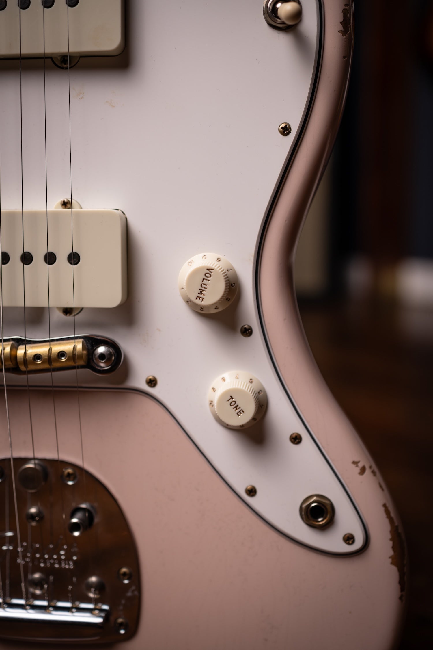 Fender Custom Shop 1963 Jazzmaster Relic Electric Guitar - Aged Shell Pink