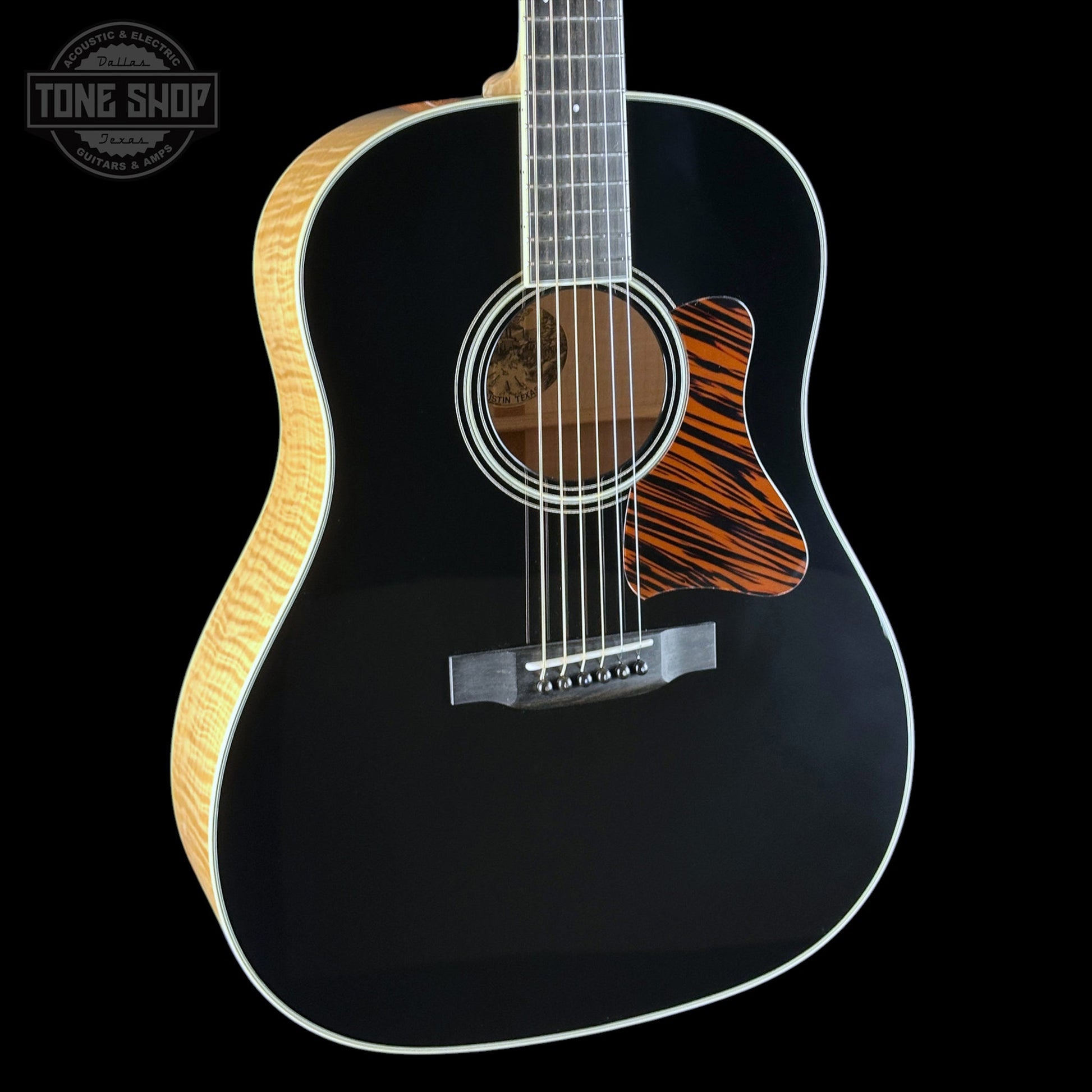 Collings CJ Jet Black Top Tigerstripe Pickguard Sitka/Maple w/Case 36567