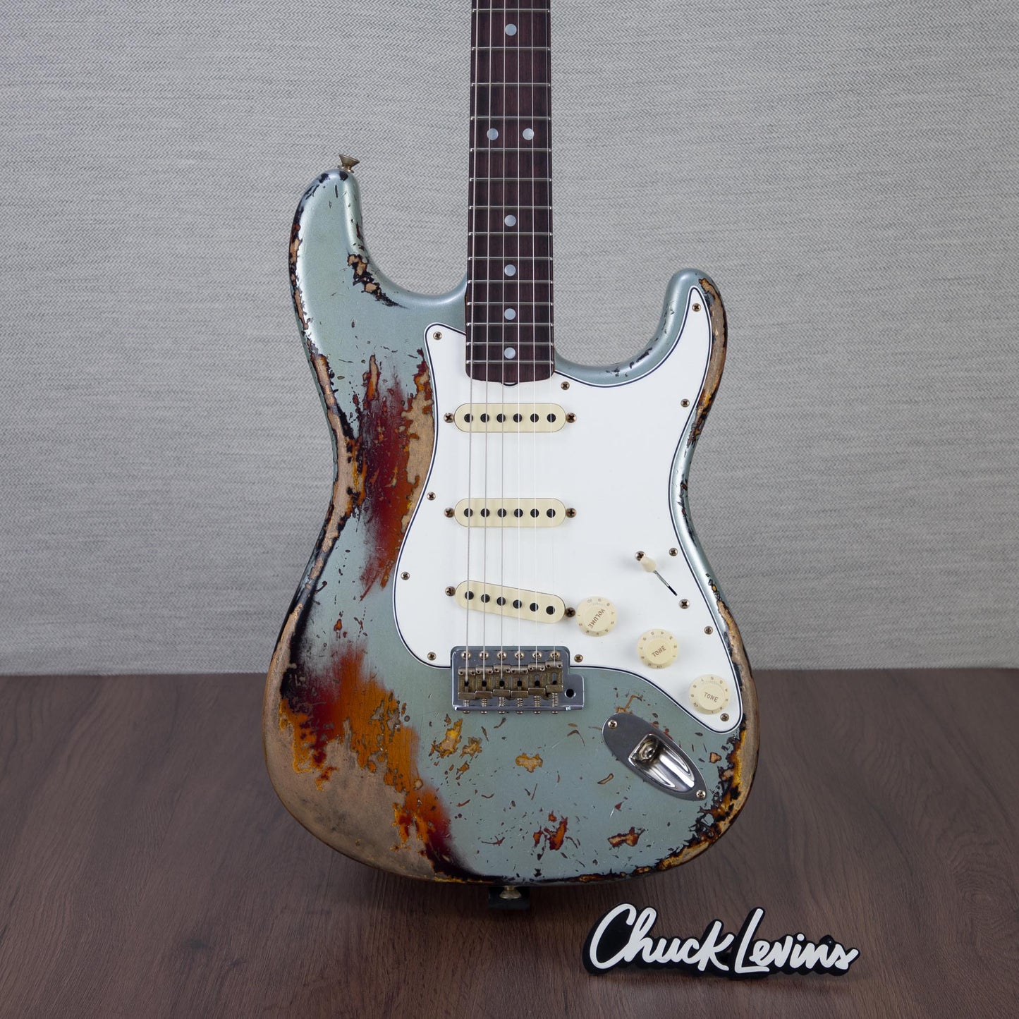 Fender Custom Shop Time Machine Collection 1965 Stratocaster Electric Guitar Super Heavy Relic - Aged Fire Mist Silver Over 3-Color Sunburst - #CZ585740