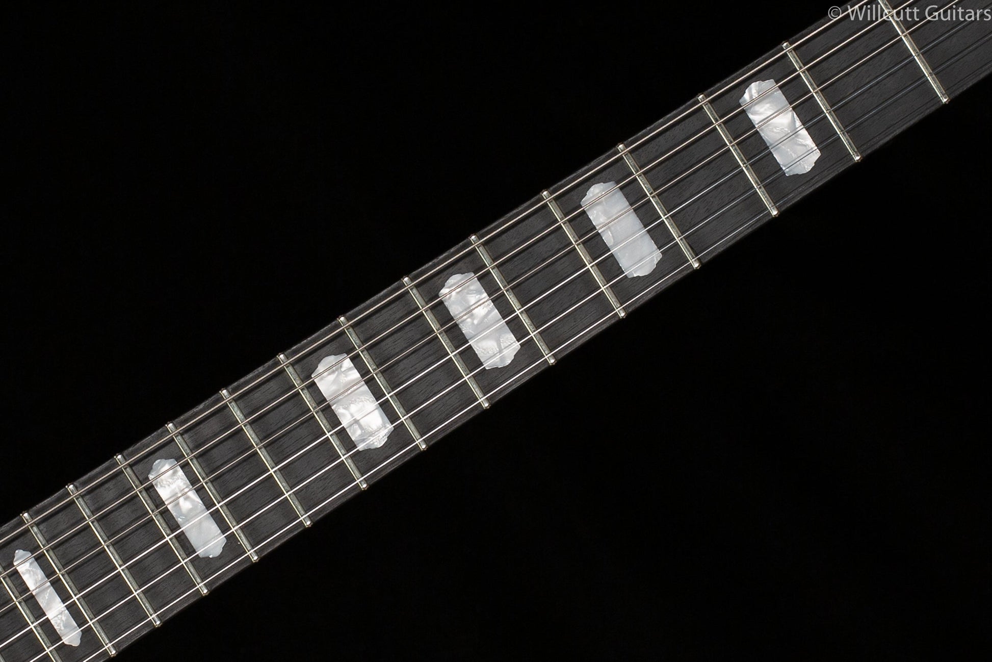 Knaggs Influence series Honga, Creme