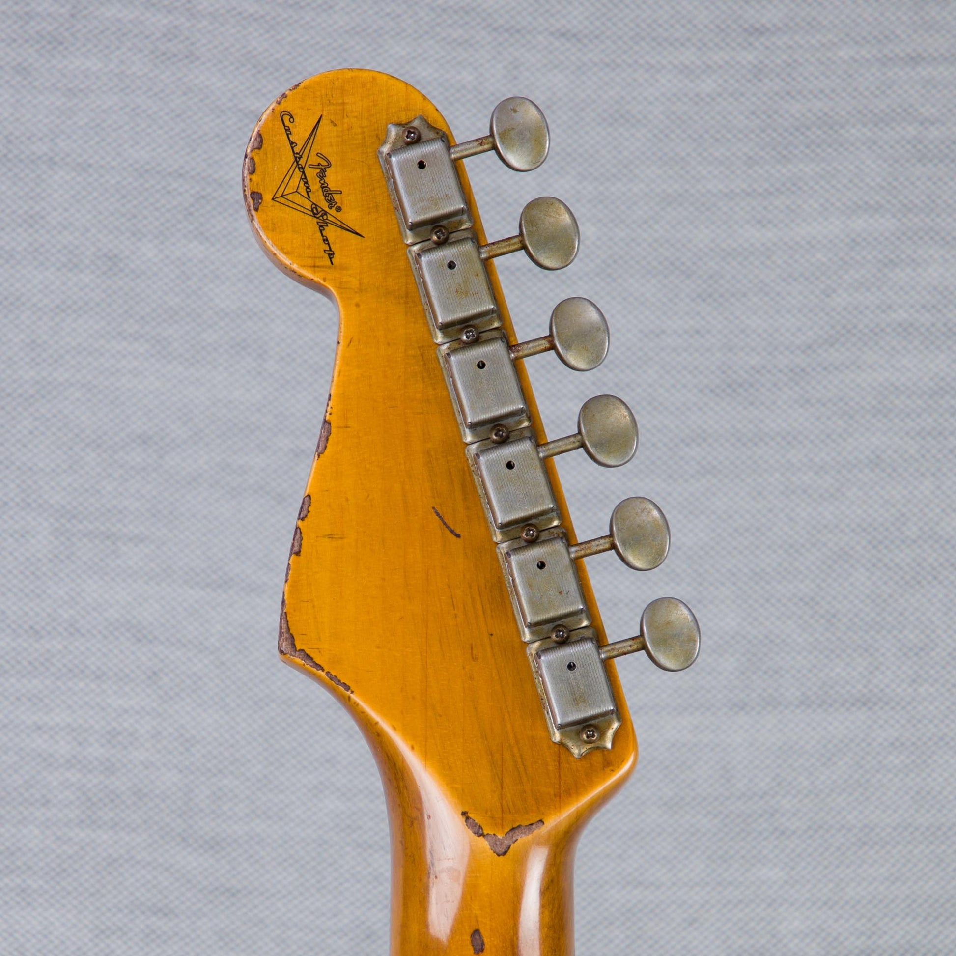 Fender Custom 1961 Stratocaster Electric Guitar Super Heavy Relic - Shoreline Gold over 3-Color Sunburst - #CZ586841