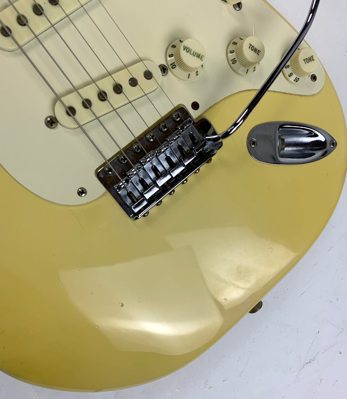 1982 Fender '57 American Vintage Reissue Fullerton Stratocaster 1957 Olympic “Vintage White” RED BOBBIN PICKUPS Very Early RI! AVRI