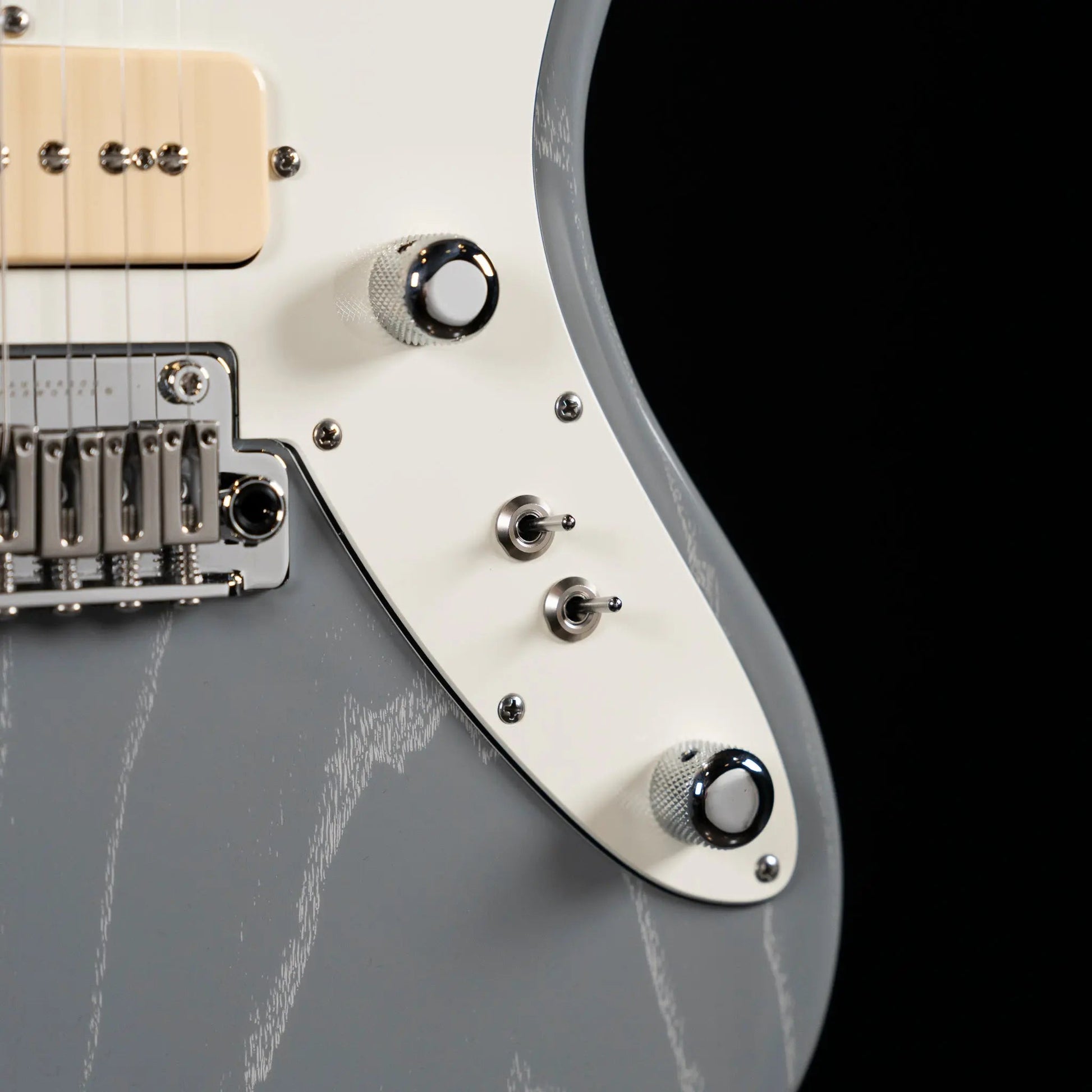 Tom Anderson Raven Classic – Super Sonic Gray with White Dog Hair
