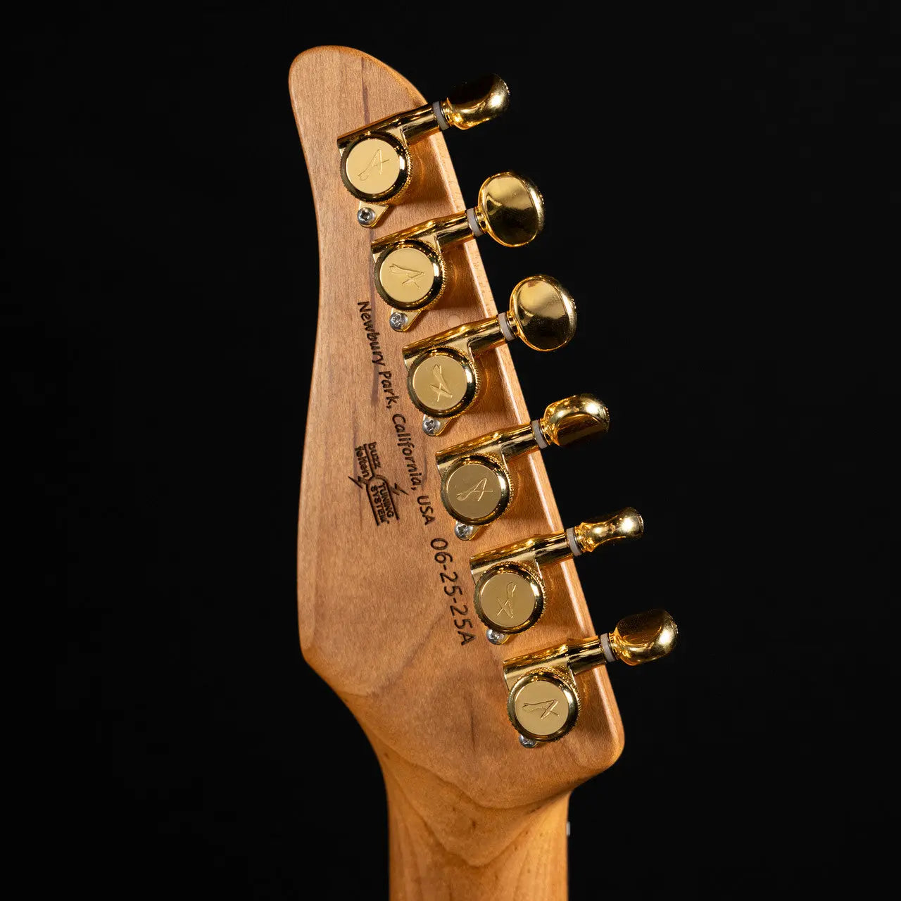 Tom Anderson Icon Classic In-Distress Level 1 - Black w/ Gold Hardware