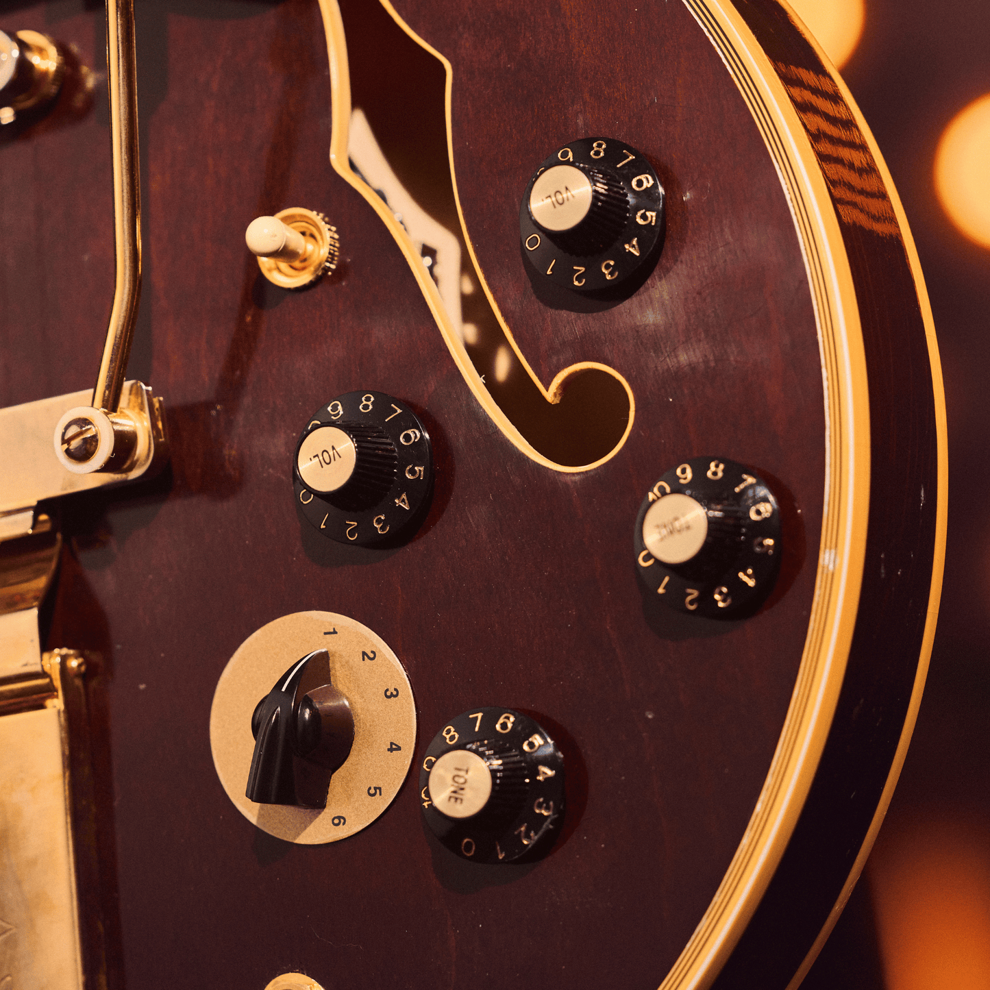 Gibson Custom B.B. King “Rumble in the Jungle” 1974 ES-355, Walnut
