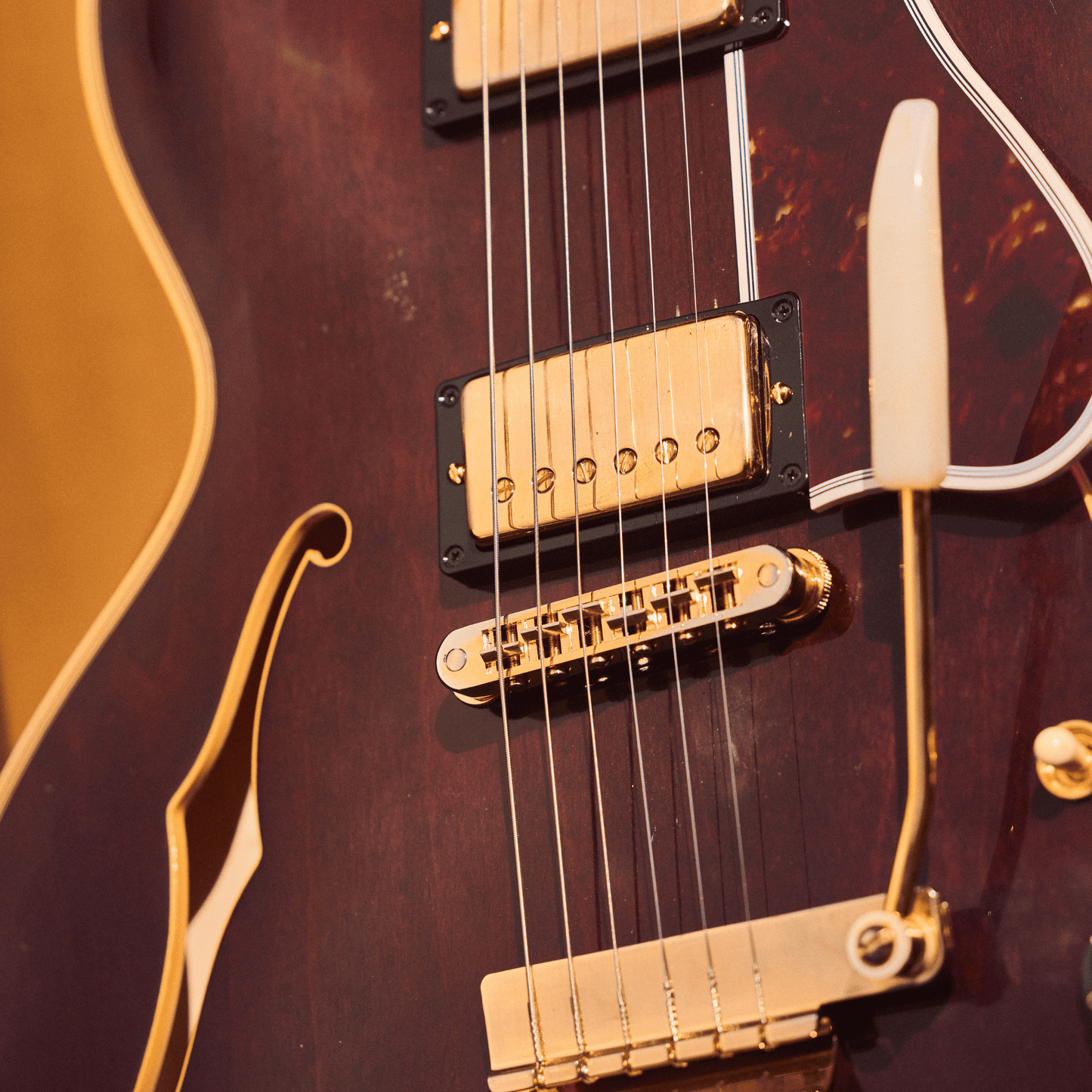 Gibson Custom B.B. King “Rumble in the Jungle” 1974 ES-355, Walnut