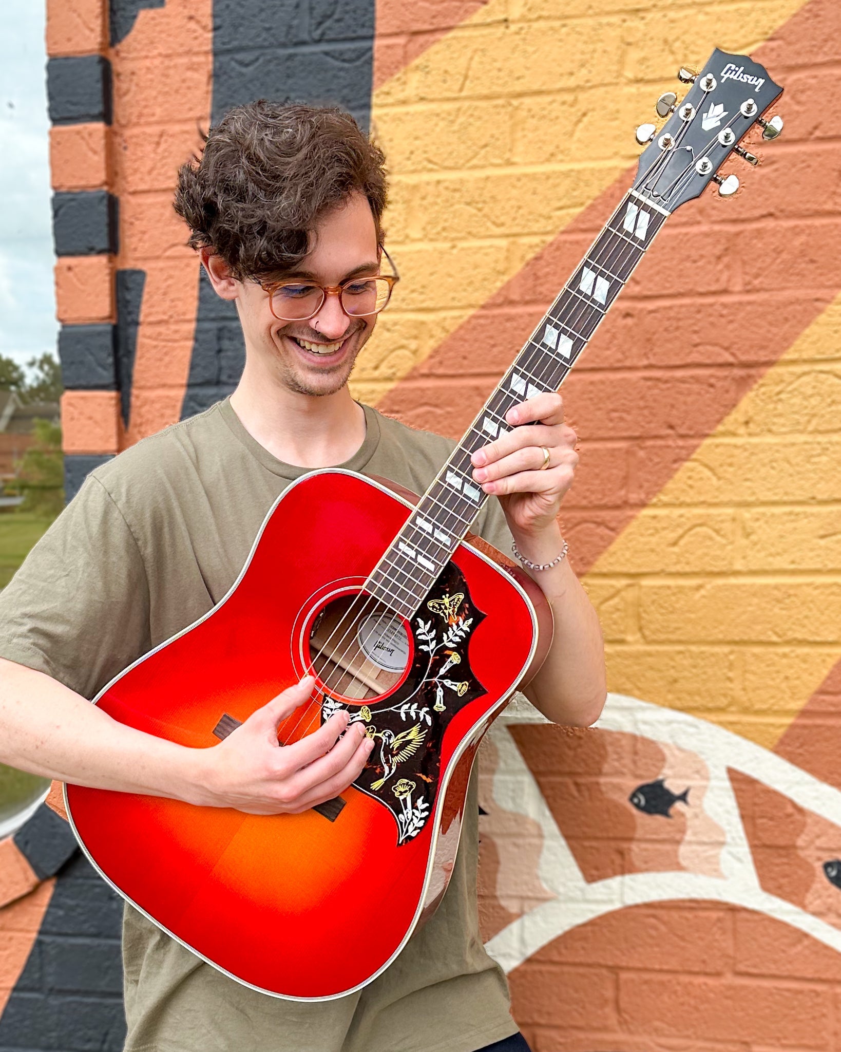 Gibson Hummingbird Standard Acoustic Guitar & Case, Vintage Cherry Sunburst (VTC Pickup)