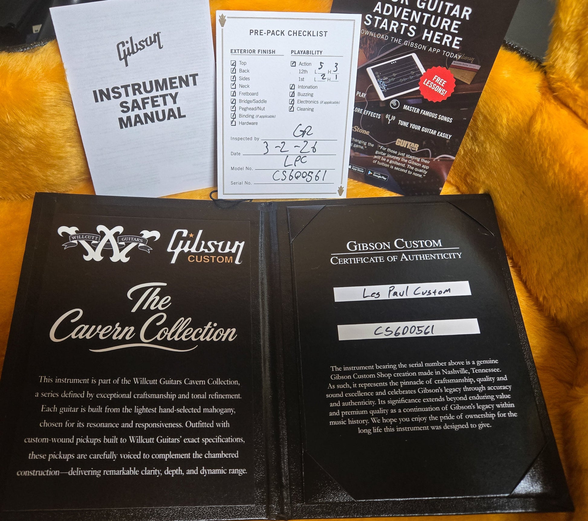 Gibson Custom Shop Willcutt Cavern Collection Les Paul Custom Quilt Transparent Amber Chambered (561)