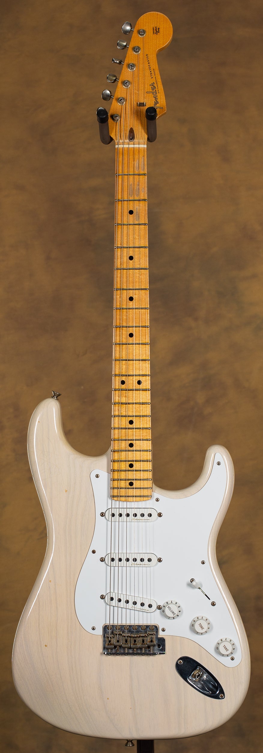 Fender Custom Shop Eric Clapton Signature Stratocaster Journeyman Relic Aged White Blonde