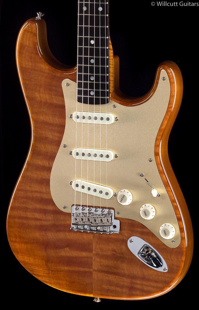 Fender Custom Shop Artisan Rose Myrtle Stratocaster