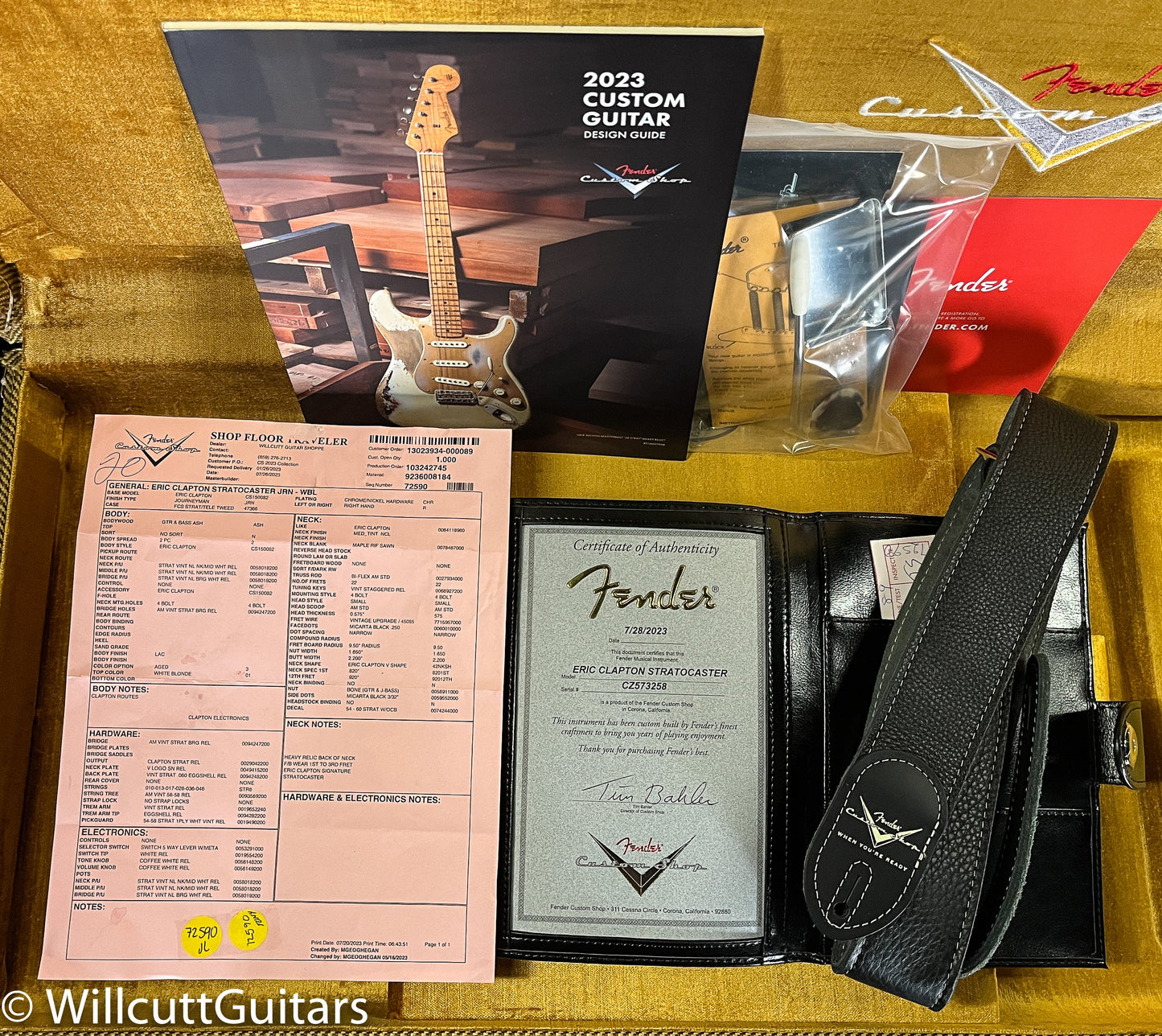 Fender Custom Shop Eric Clapton Signature Stratocaster Journeyman Relic, Maple Fingerboard, Aged White Blonde (258)