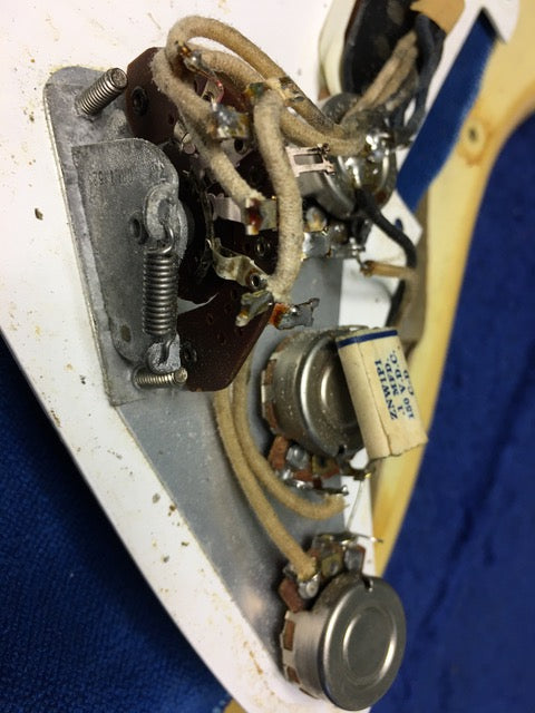 SOLD - Vintage Fender Stratocaster – Blond - Maple Neck – USA 1959