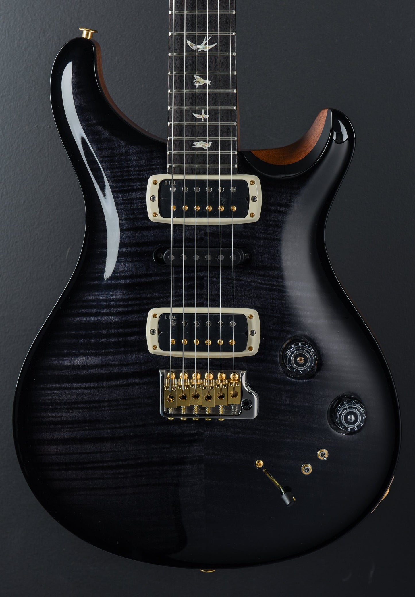 Modern Eagle V 10 Top - Charcoal