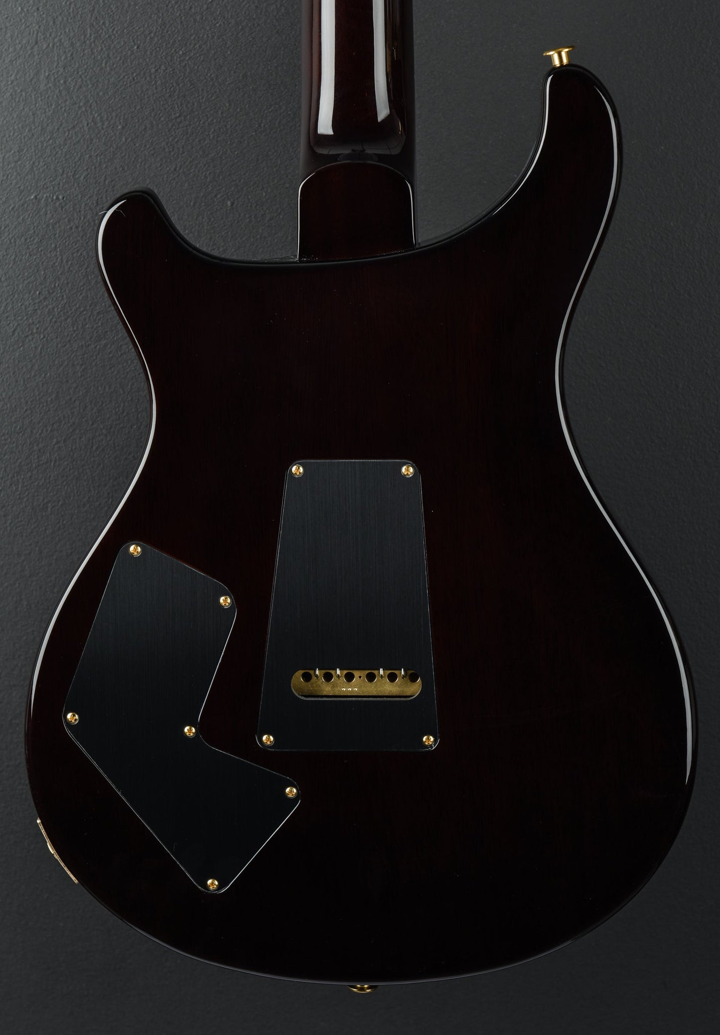 Modern Eagle V 10 Top - Black Gold Wraparound Burst