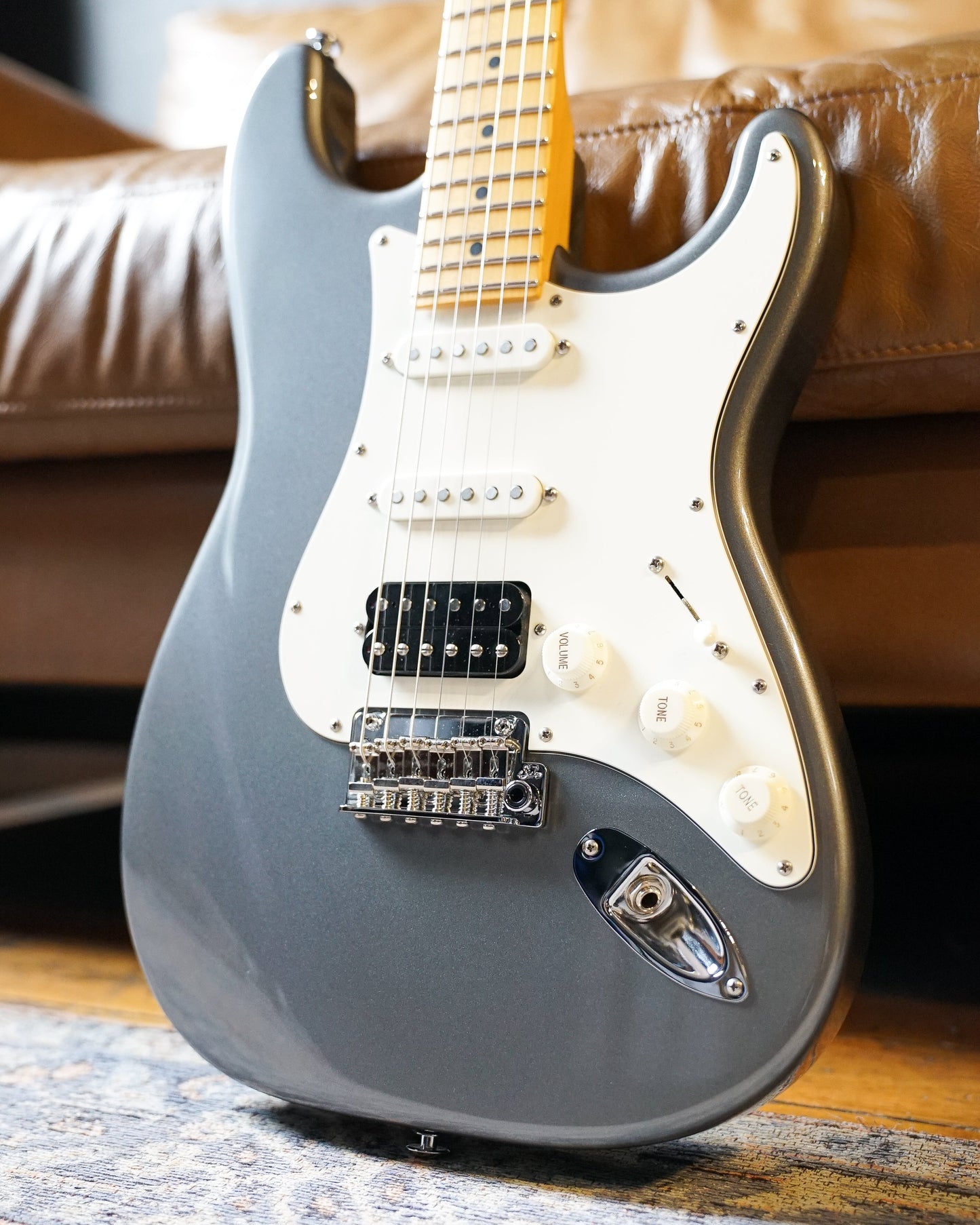 Suhr Classic S Plus HSS, Maple Neck, Pewter Metallic