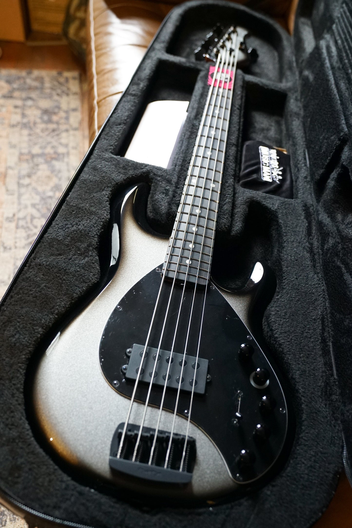 Music Man DarkRay 5 - Silver Burst - Roasted Maple/Ebony/Matching HS - Black PG - Black Hardware