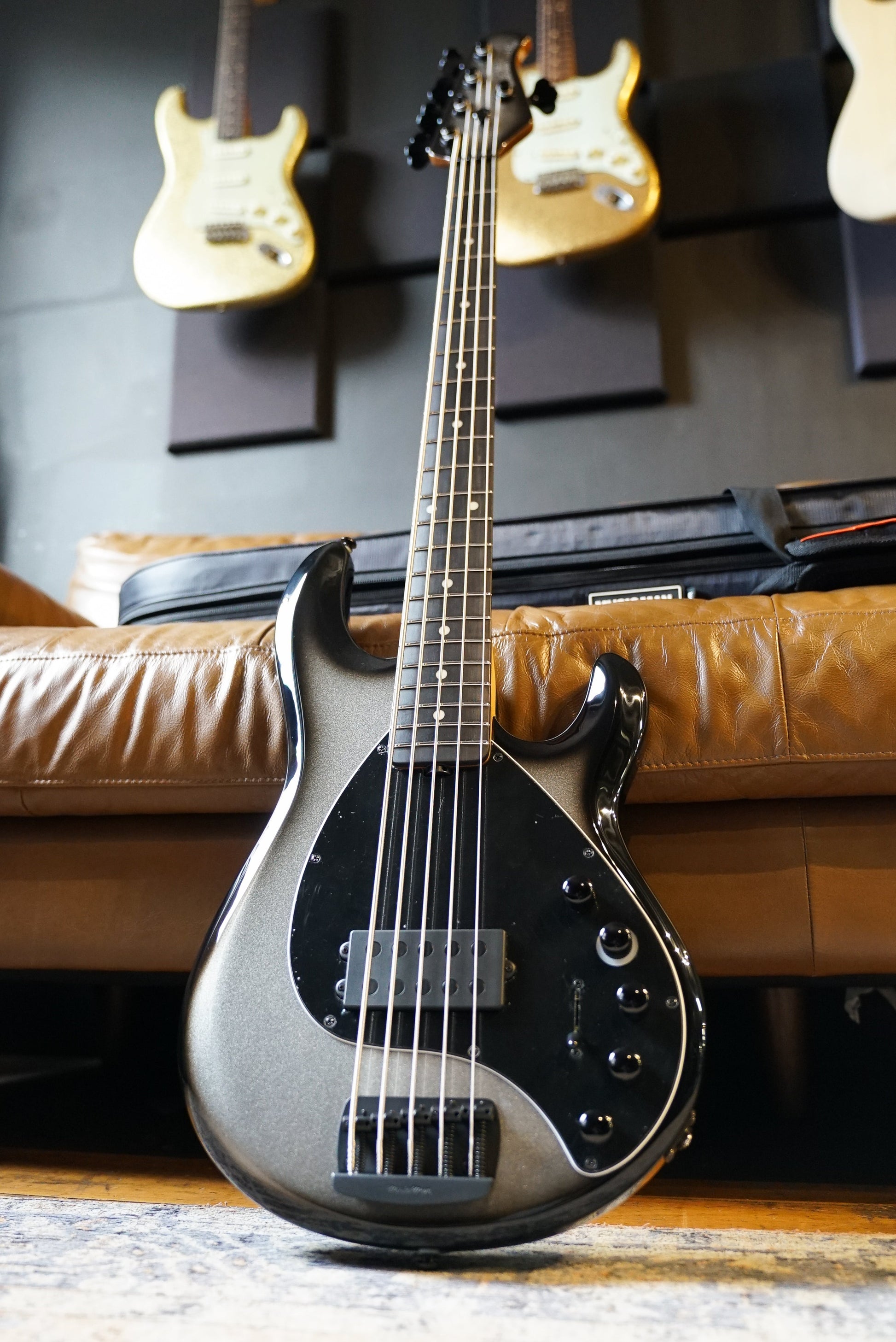 Music Man DarkRay 5 - Silver Burst - Roasted Maple/Ebony/Matching HS - Black PG - Black Hardware