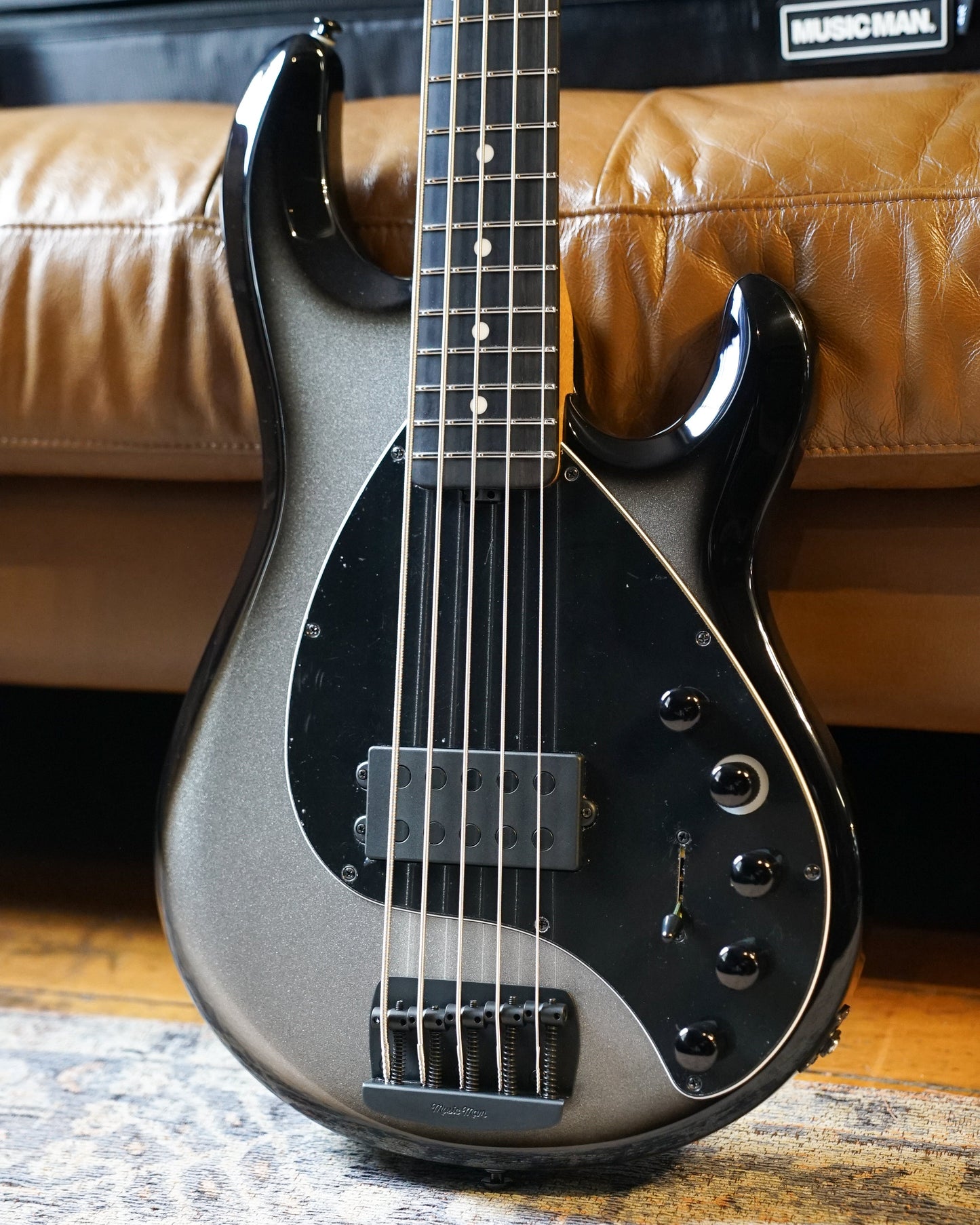 Music Man DarkRay 5 - Silver Burst - Roasted Maple/Ebony/Matching HS - Black PG - Black Hardware