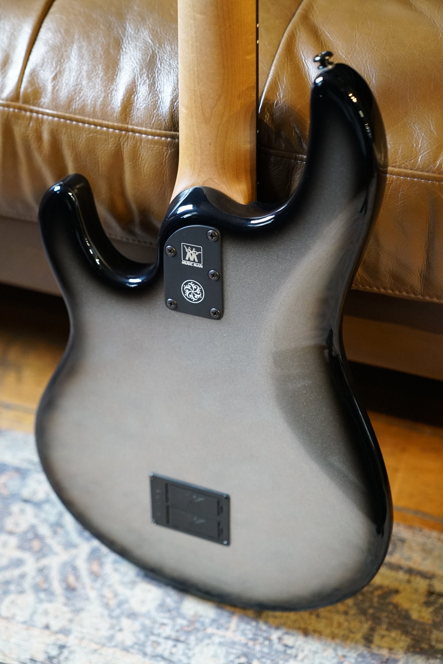 Music Man DarkRay 5 - Silver Burst - Roasted Maple/Ebony/Matching HS - Black PG - Black Hardware