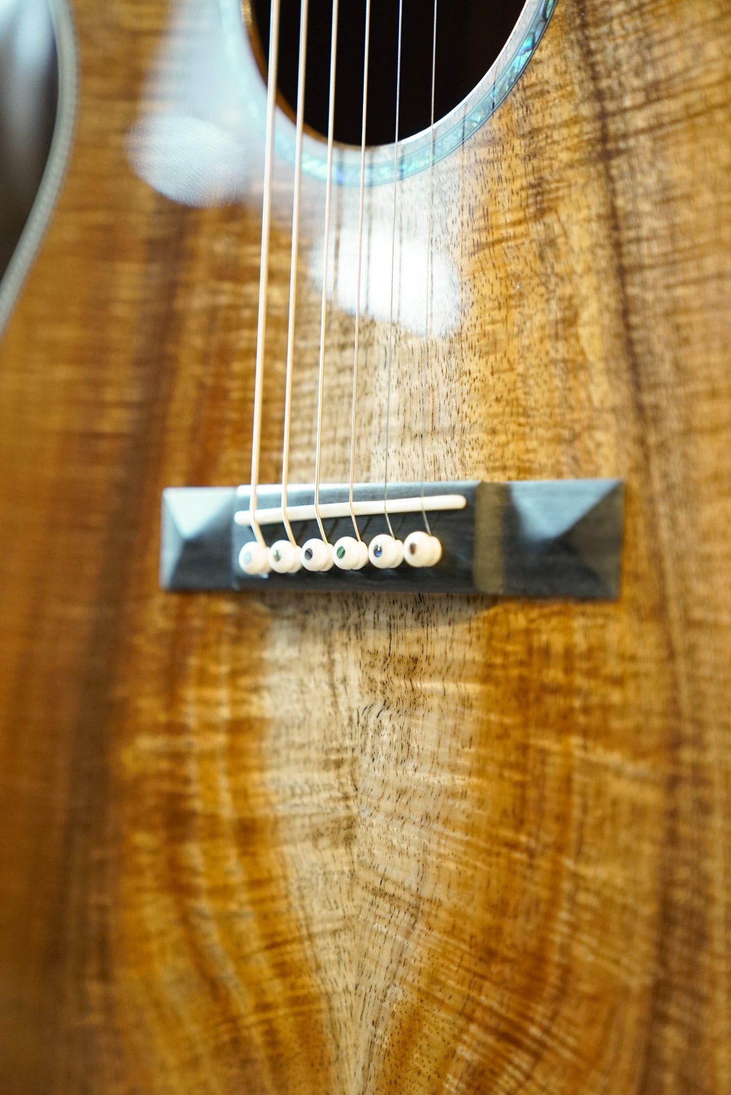 Martin Custom Shop Style 28 M-14 Flamed Koa