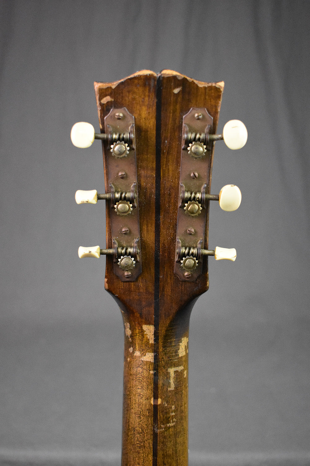 1945 Gibson LG-2 Banner