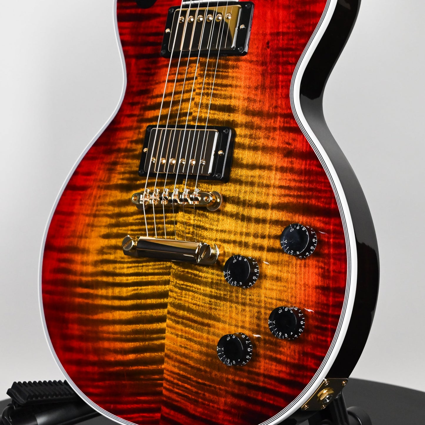 Gibson Custom Les Paul Axcess Custom Figured Top Gloss- Bengal Burst 2026 (CS600772)
