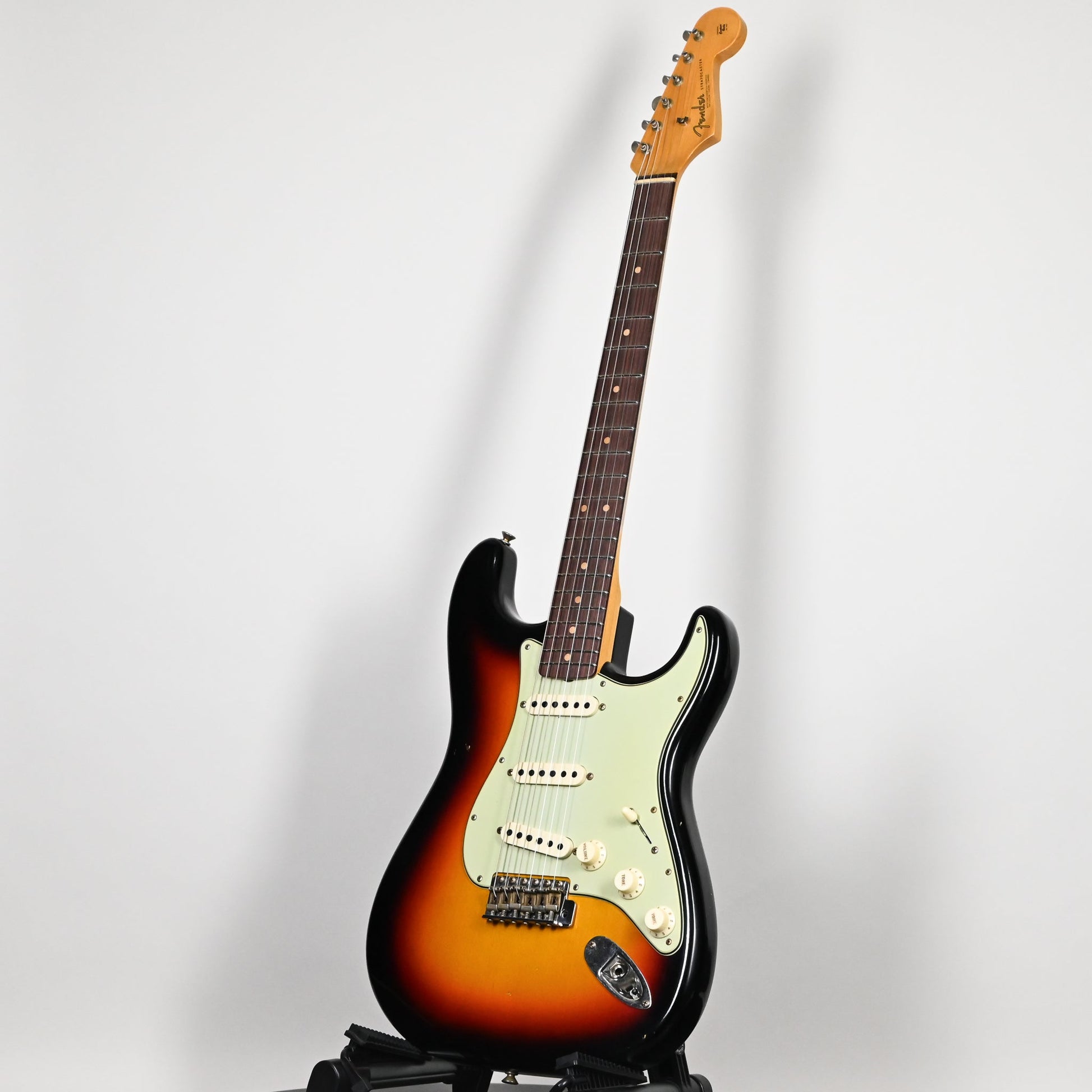 Fender Custom Shop Limited Edition 64 L-Series Stratocaster Journeyman- Aged Target 3-Tone Sunburst 2026 (L11873)