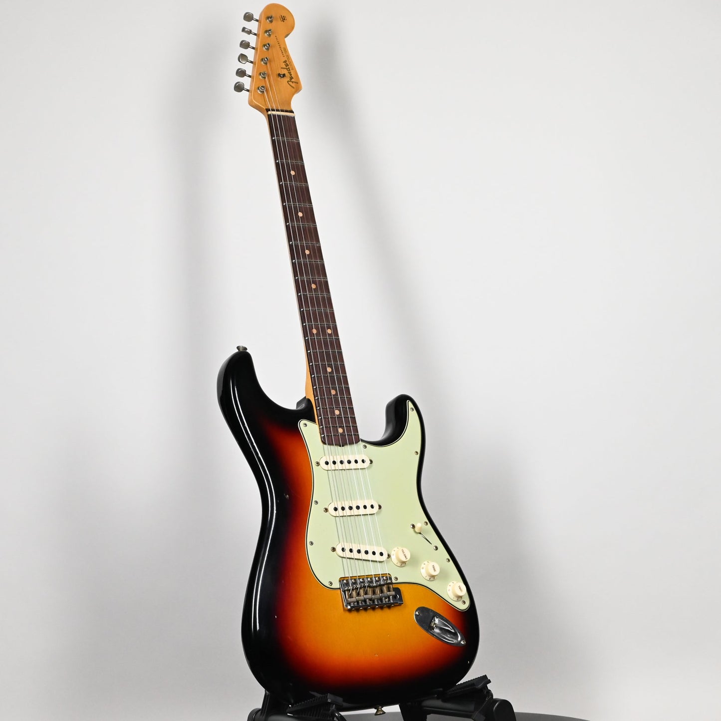 Fender Custom Shop Limited Edition 64 L-Series Stratocaster Journeyman- Aged Target 3-Tone Sunburst 2026 (L11873)