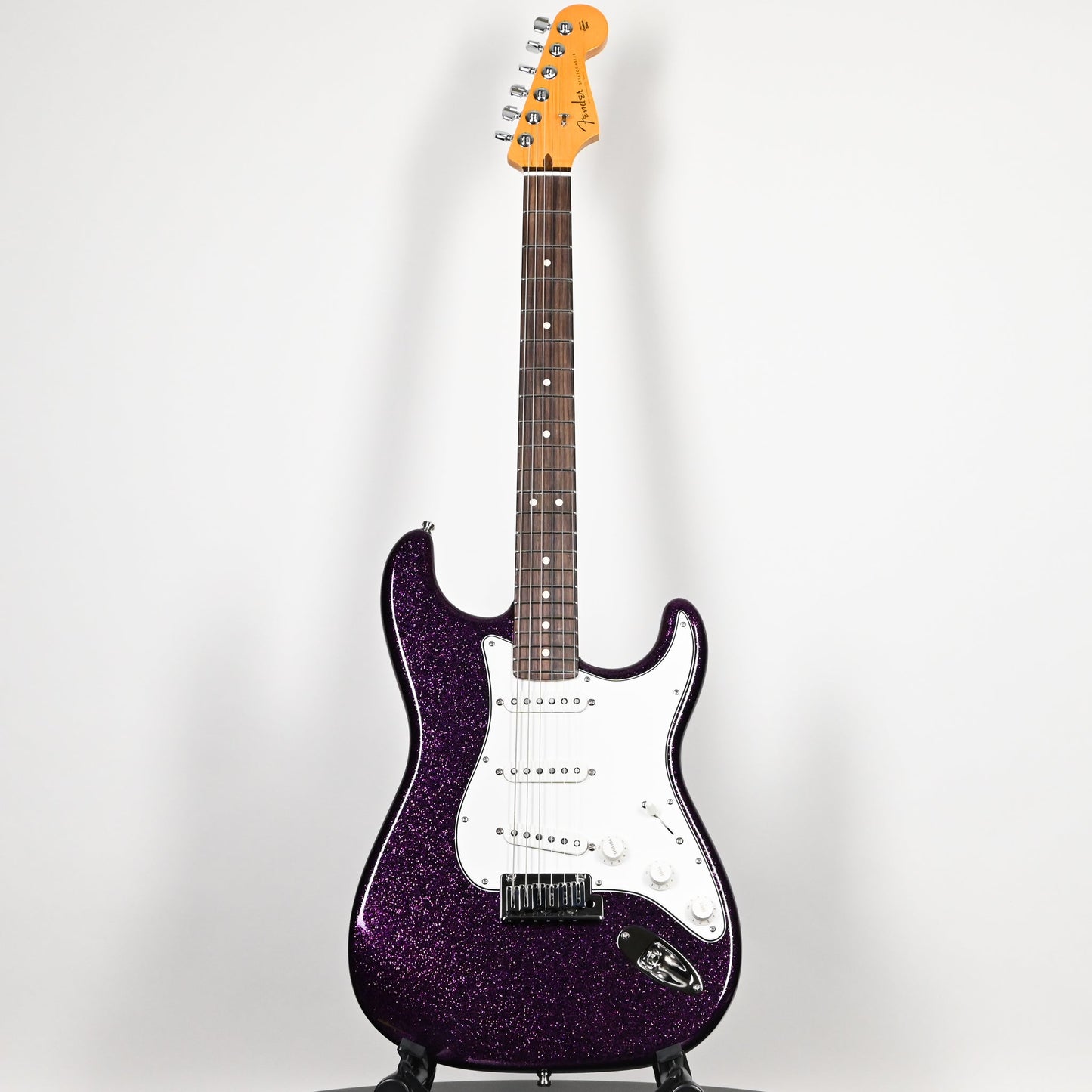 Fender Custom Shop Limited Edition Custom Deluxe Stratocaster NOS- Magenta Sparkle 2025 (CZ589381)