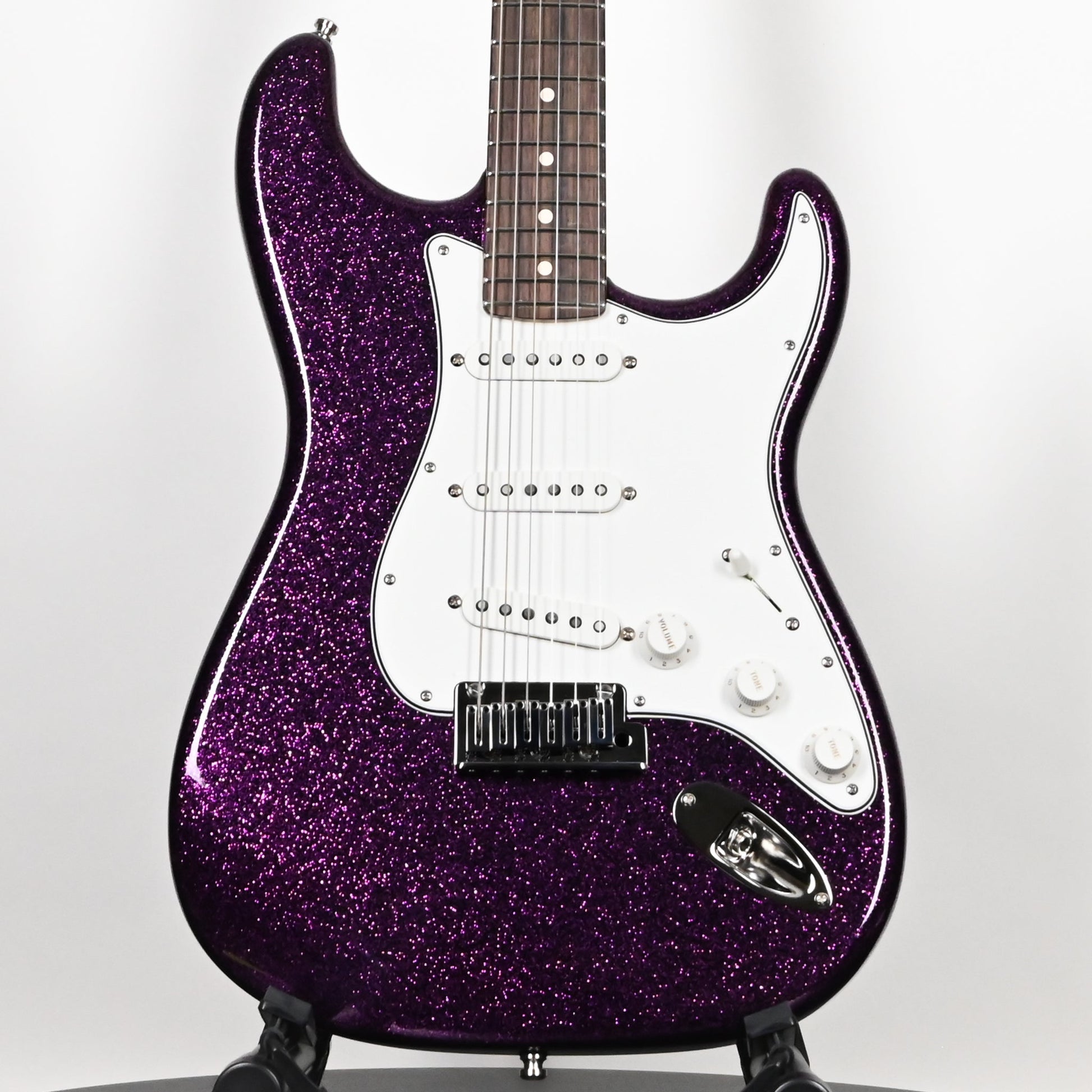 Fender Custom Shop Limited Edition Custom Deluxe Stratocaster NOS- Magenta Sparkle 2025 (CZ589381)