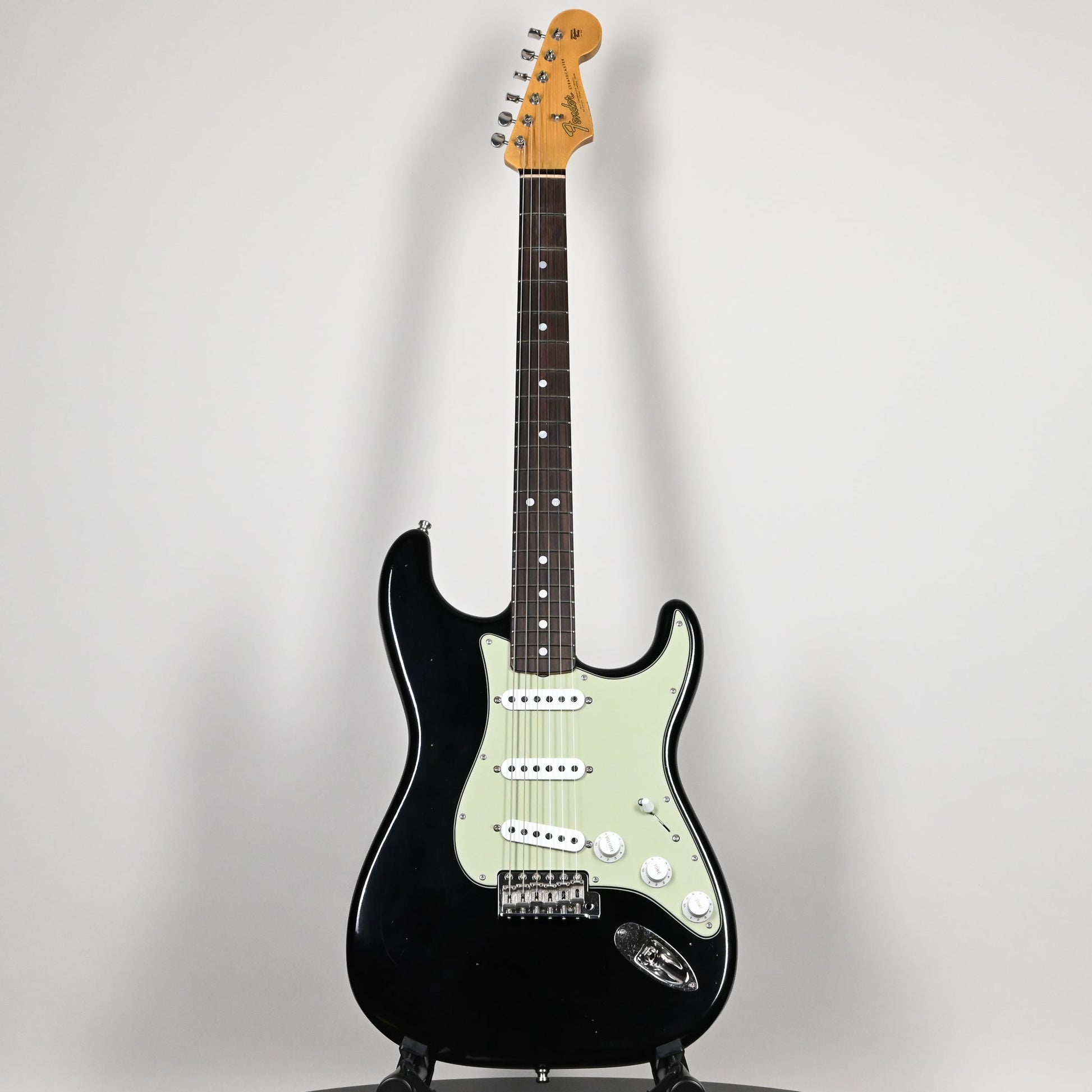 Fender Custom Shop NAMM 2025 Limited Edition 1965 Compound Radius Stratocaster Journeyman w/ Closet Classic Hardware- Aged Black 2026 (CZ589701)