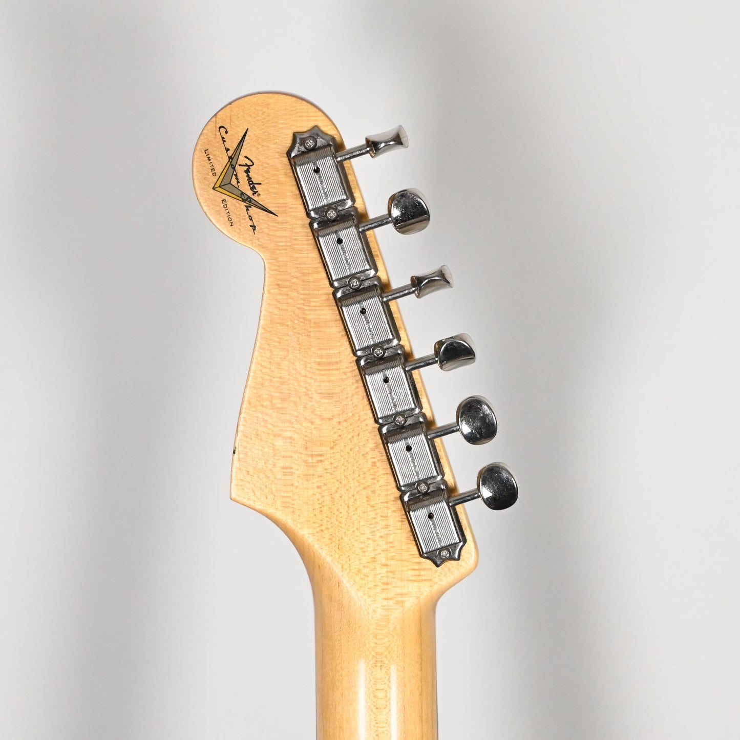 Fender Custom Shop NAMM 2025 Limited Edition 1965 Compound Radius Stratocaster Journeyman w/ Closet Classic Hardware- Aged Black 2026 (CZ589701)