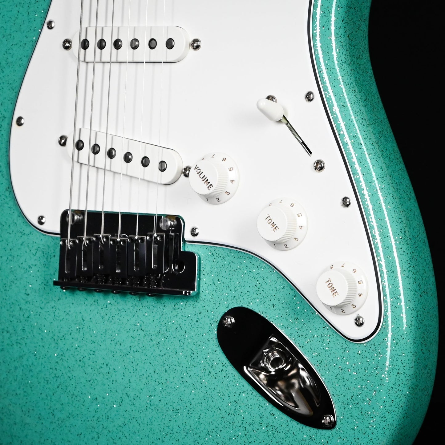 Fender Custom Shop Limited Edition Custom Deluxe Stratocaster NOS- Seafoam Green Sparkle 2025 (CZ589462)
