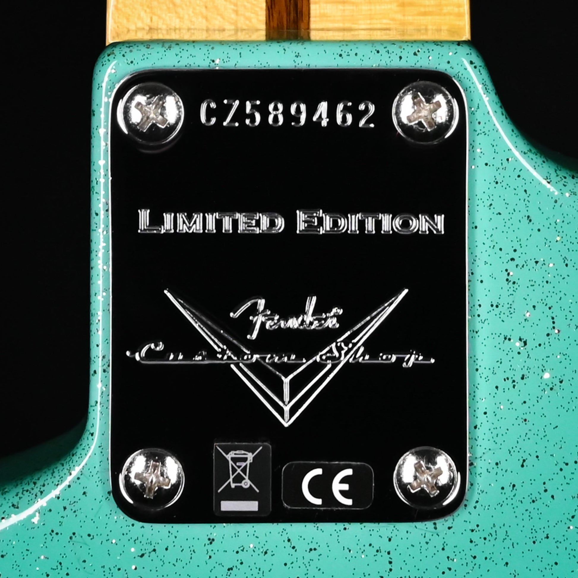 Fender Custom Shop Limited Edition Custom Deluxe Stratocaster NOS- Seafoam Green Sparkle 2025 (CZ589462)