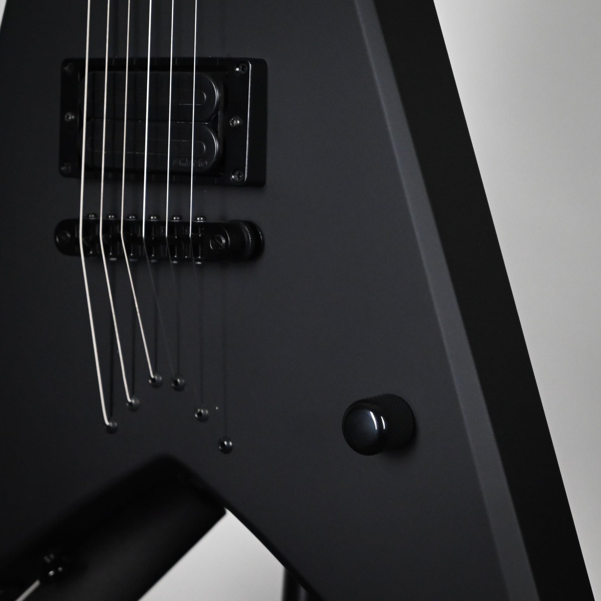 Jackson USA Custom Shop Special Edition King V- Blackout 2025 (J11079)