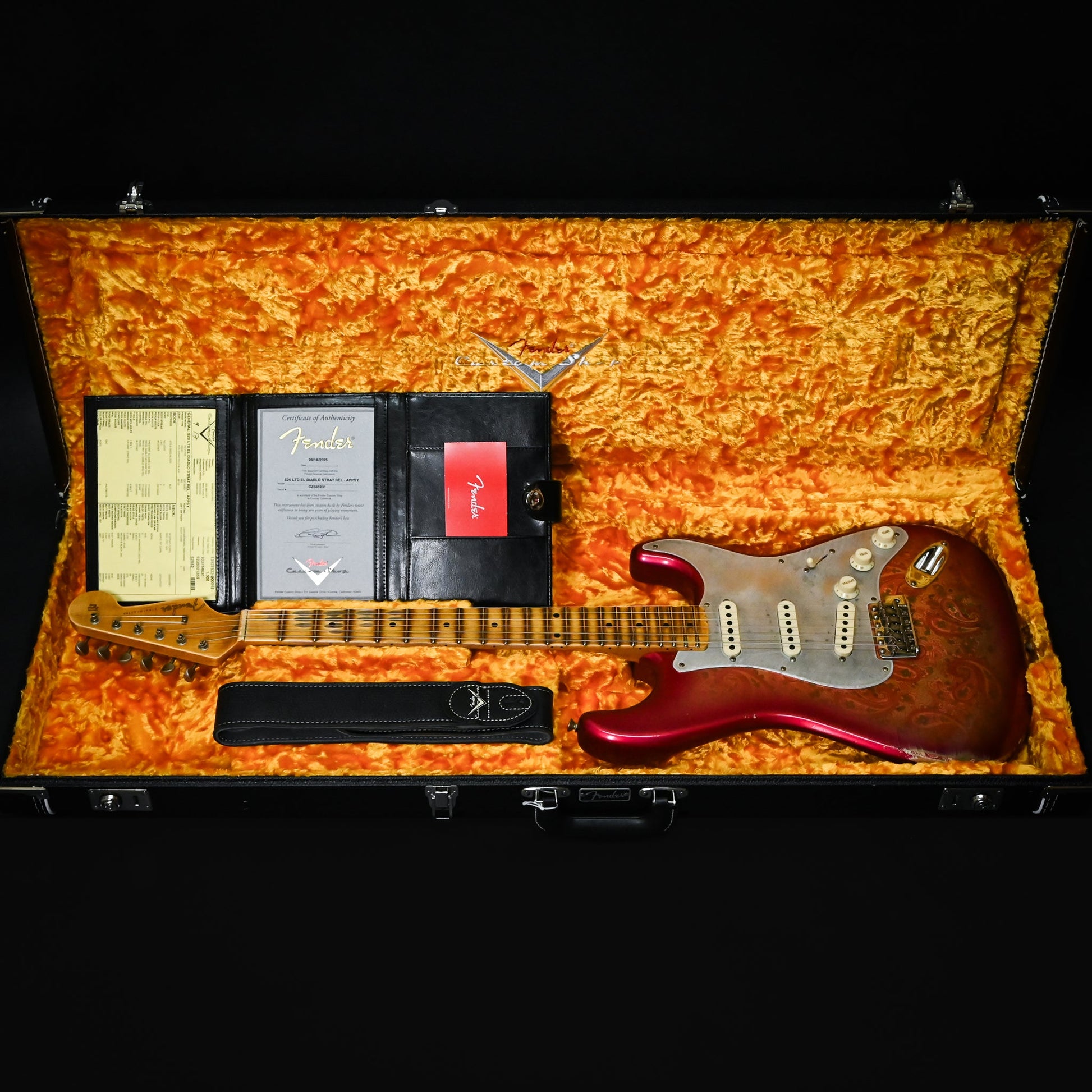 Fender Custom Shop Limited Edition El Diablo Stratocaster Relic- Aged Pink Paisley 2025 (CZ585231)