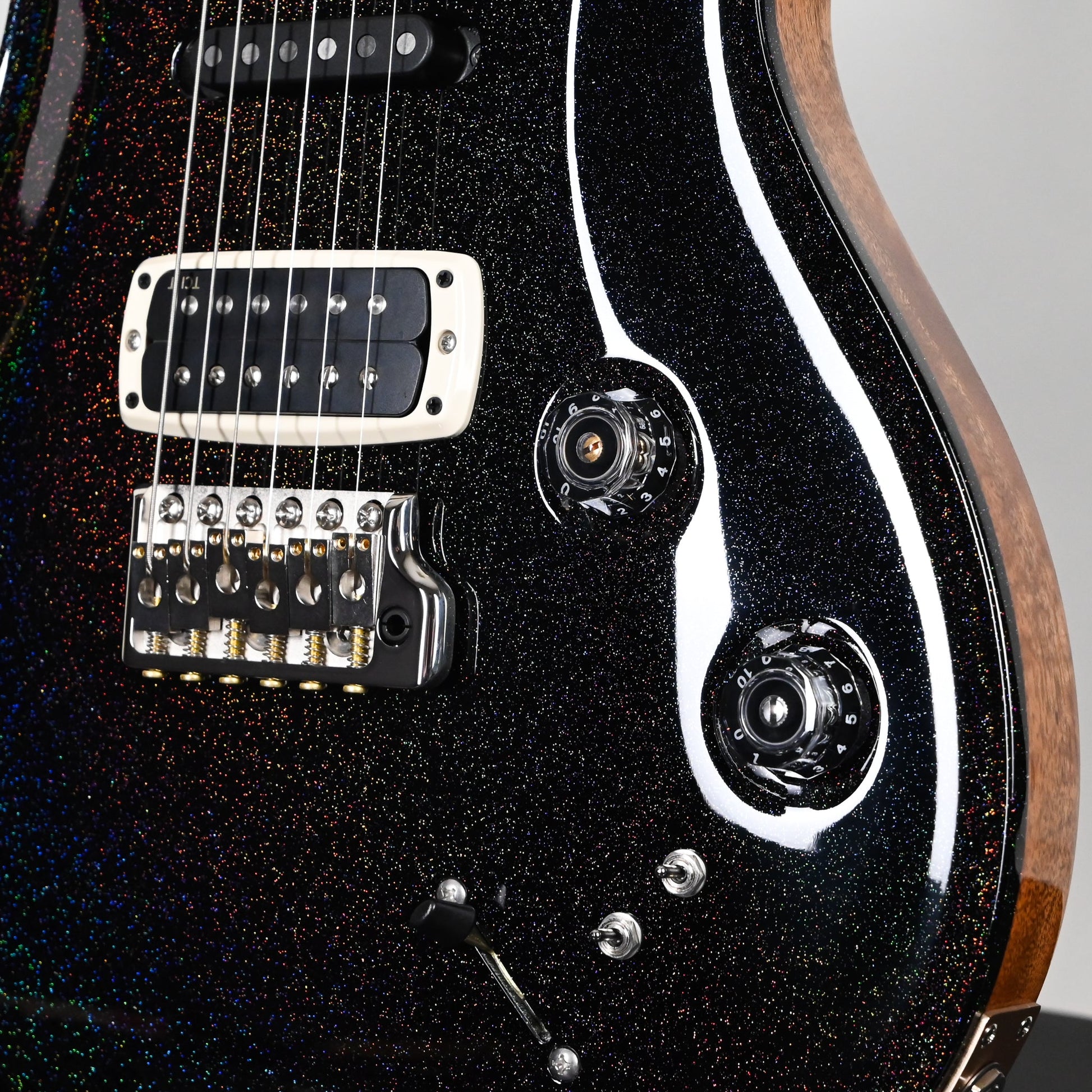 PRS Modern Eagle V Electric Guitar- Black Rainbow Holoflake Top & Binding 2025 (0417735)