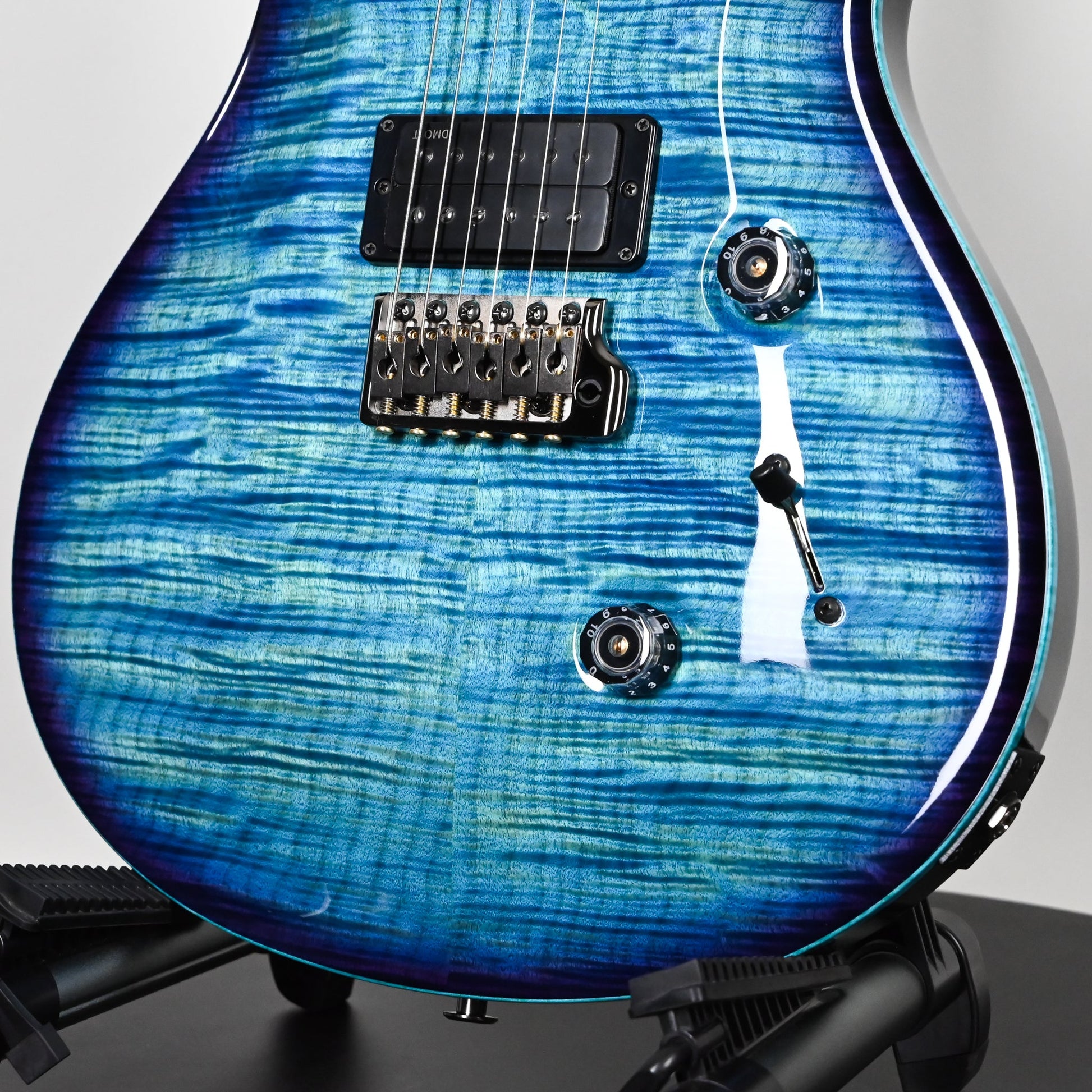 PRS Custom 24 Wood Library w/ 10-Top, Brazilian Rosewood, DMO Pickups- Aquableux Purple Burst 2026 (0419215)