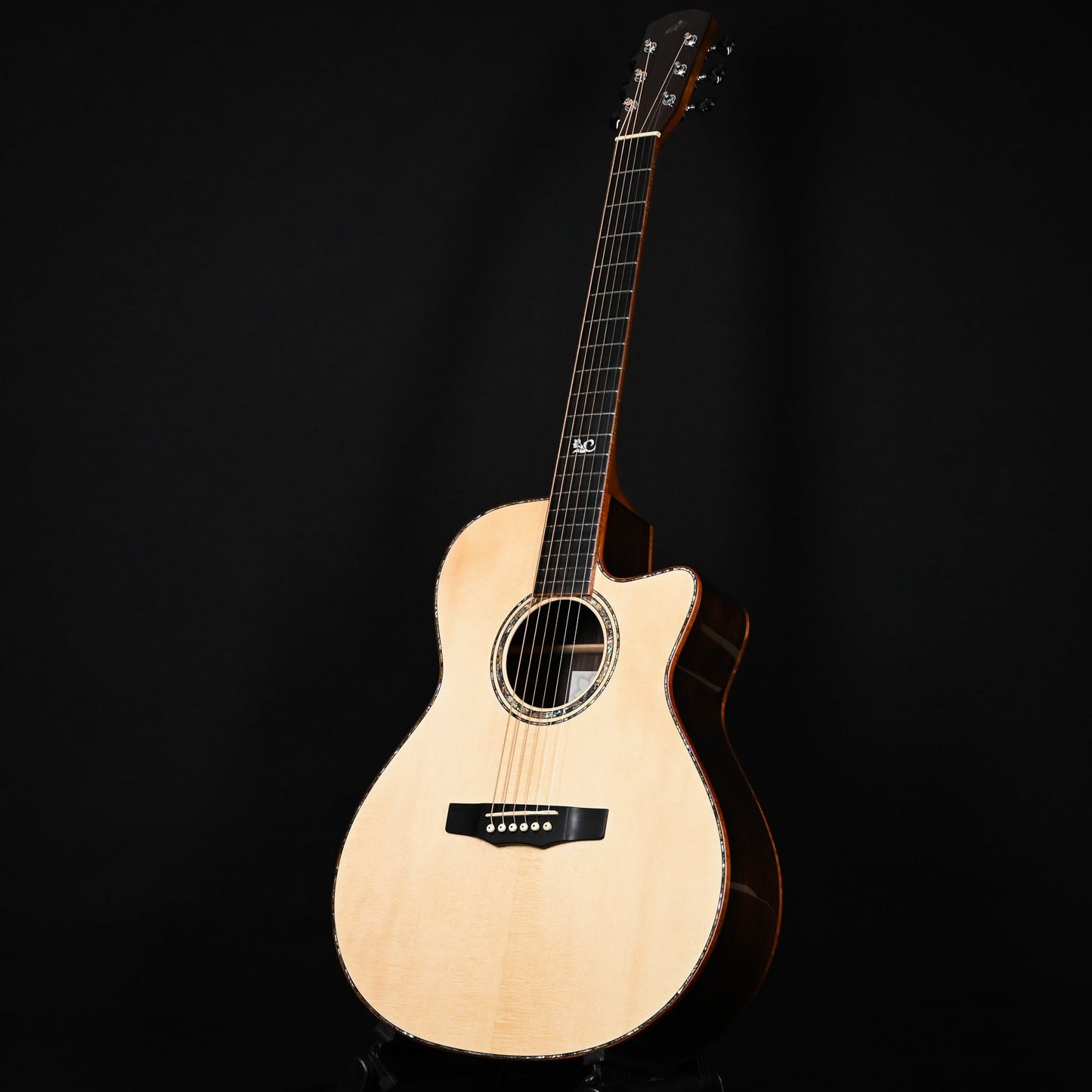 Morris S-131 "Luthier Made Premium" Acoustic Guitar- Natural (2502)