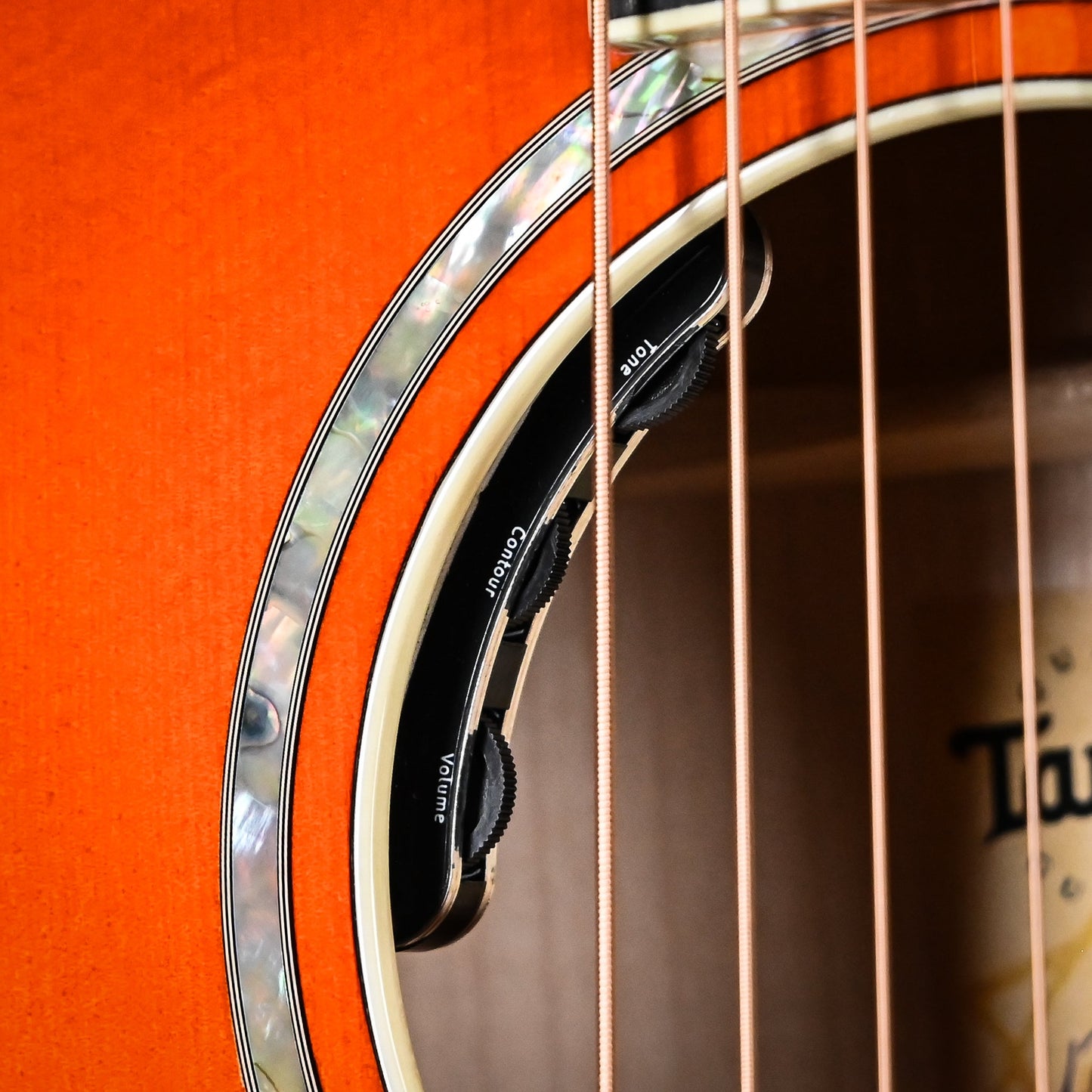 Taylor Doyle Dykes Signature Model w/ Sitka Spruce Top & Big Leaf Maple Back and Sides Acoustic/ Electric- Translucent Orange 2026 (1203096084)