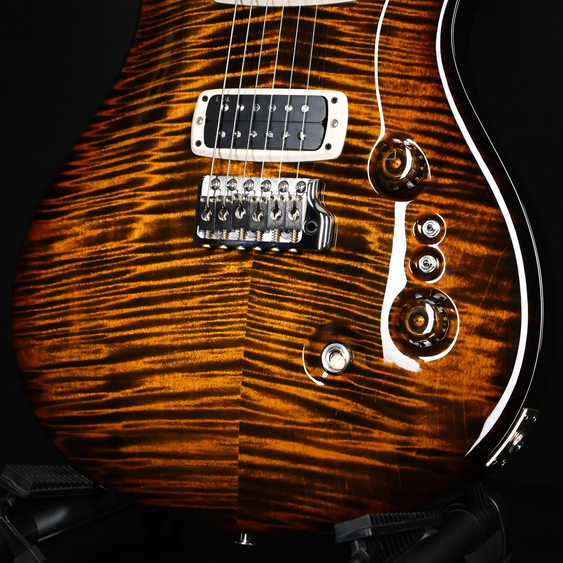PRS Custom 24-08 Electric Guitar- Black Gold Wraparound Burst 2025 (0419236)