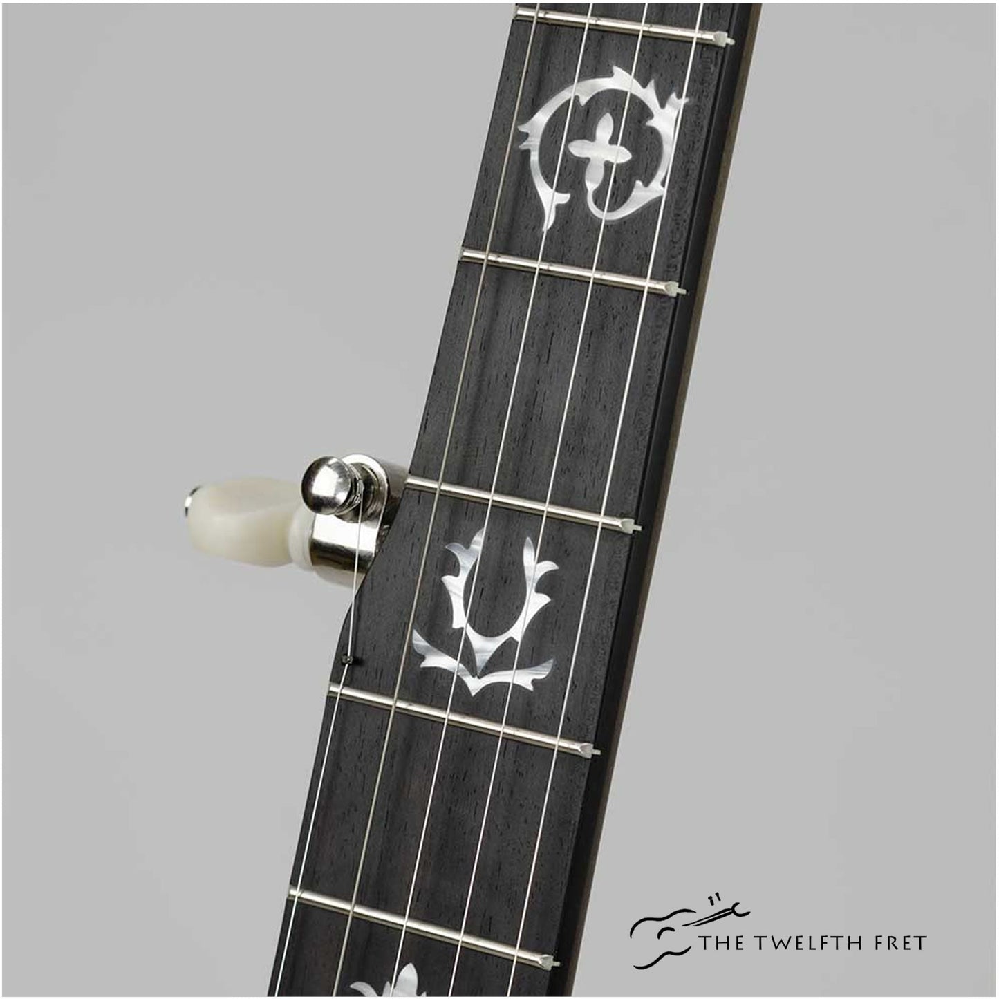 Deering Rustic Wreath Banjo
