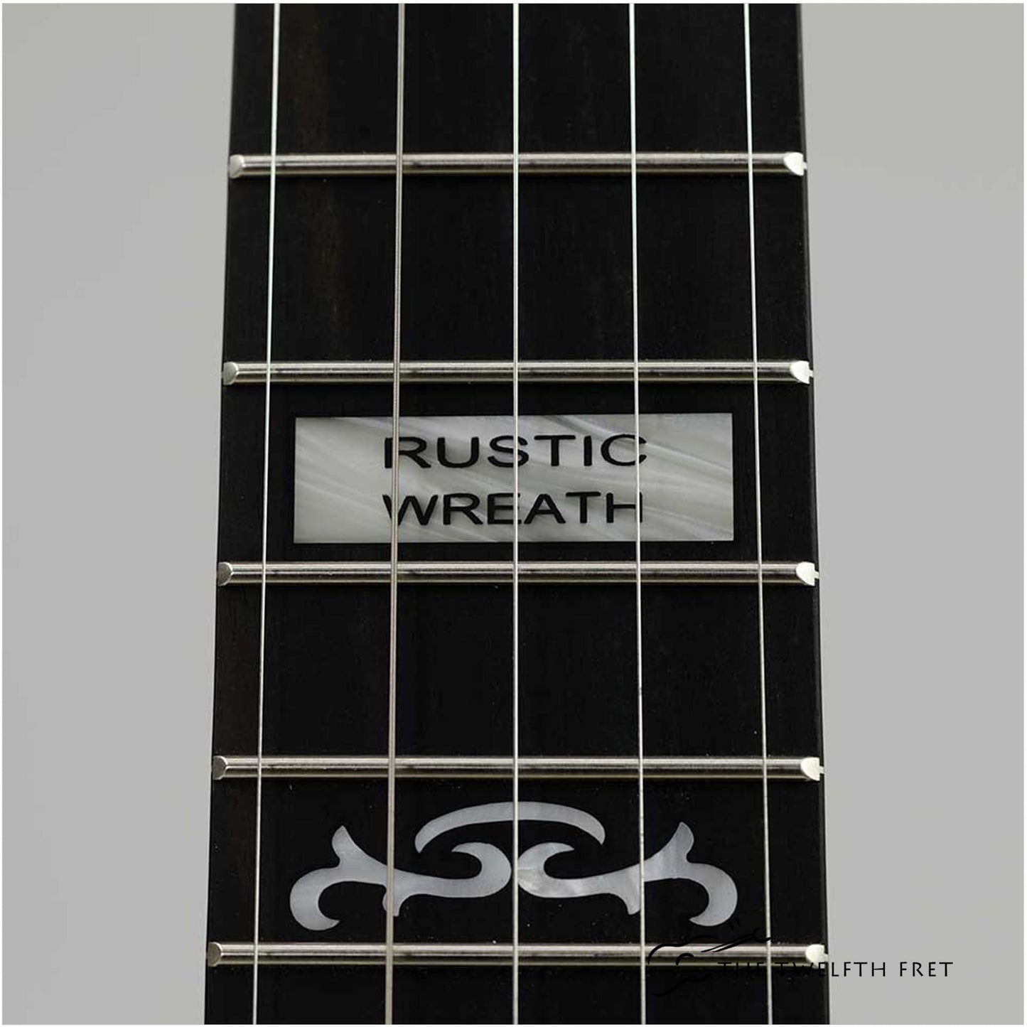 Deering Rustic Wreath Banjo